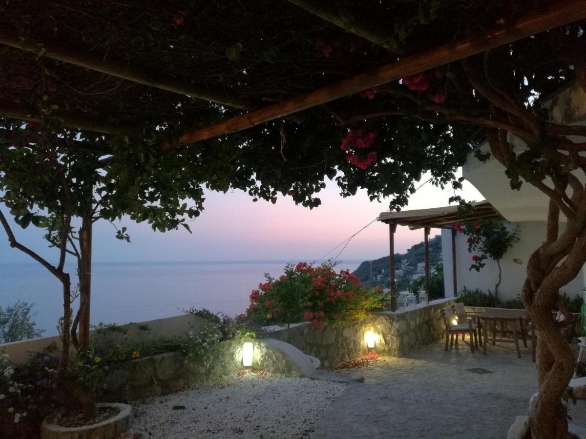 Mareluna Holiday Home