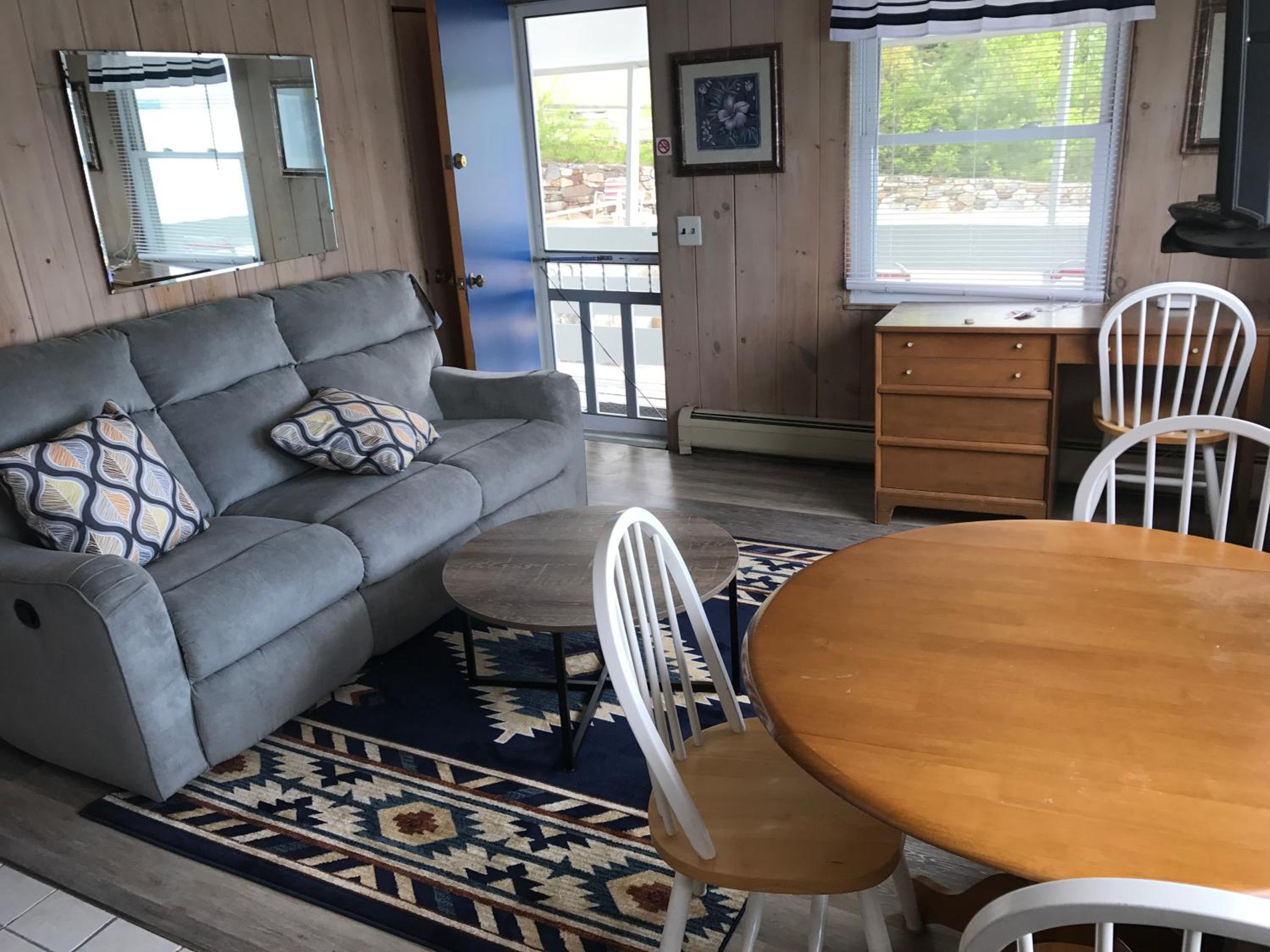 Belknap Point Inn