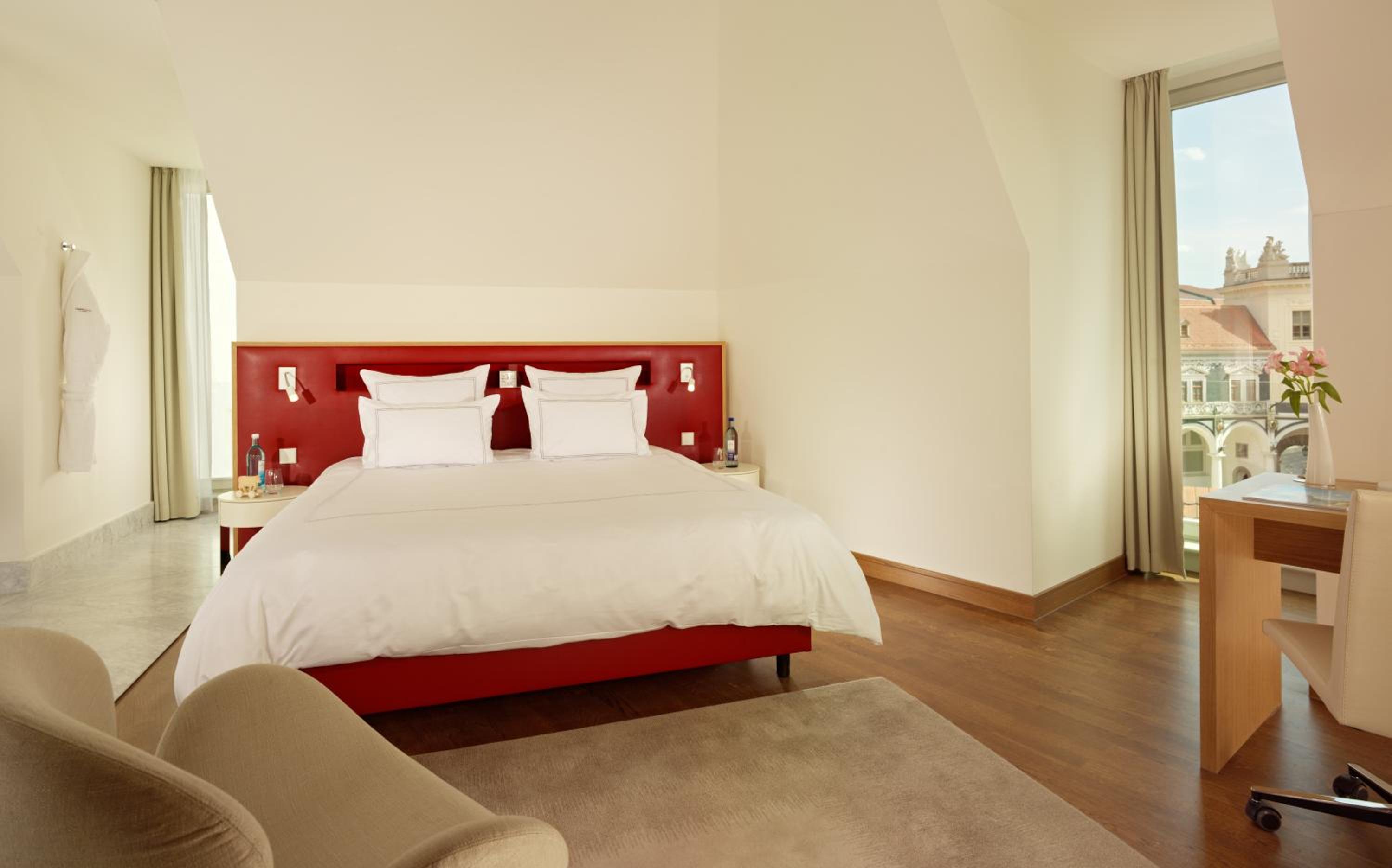 Dresden Vacations - HYPERION Hotel Dresden Am Schloss - Property Image 2