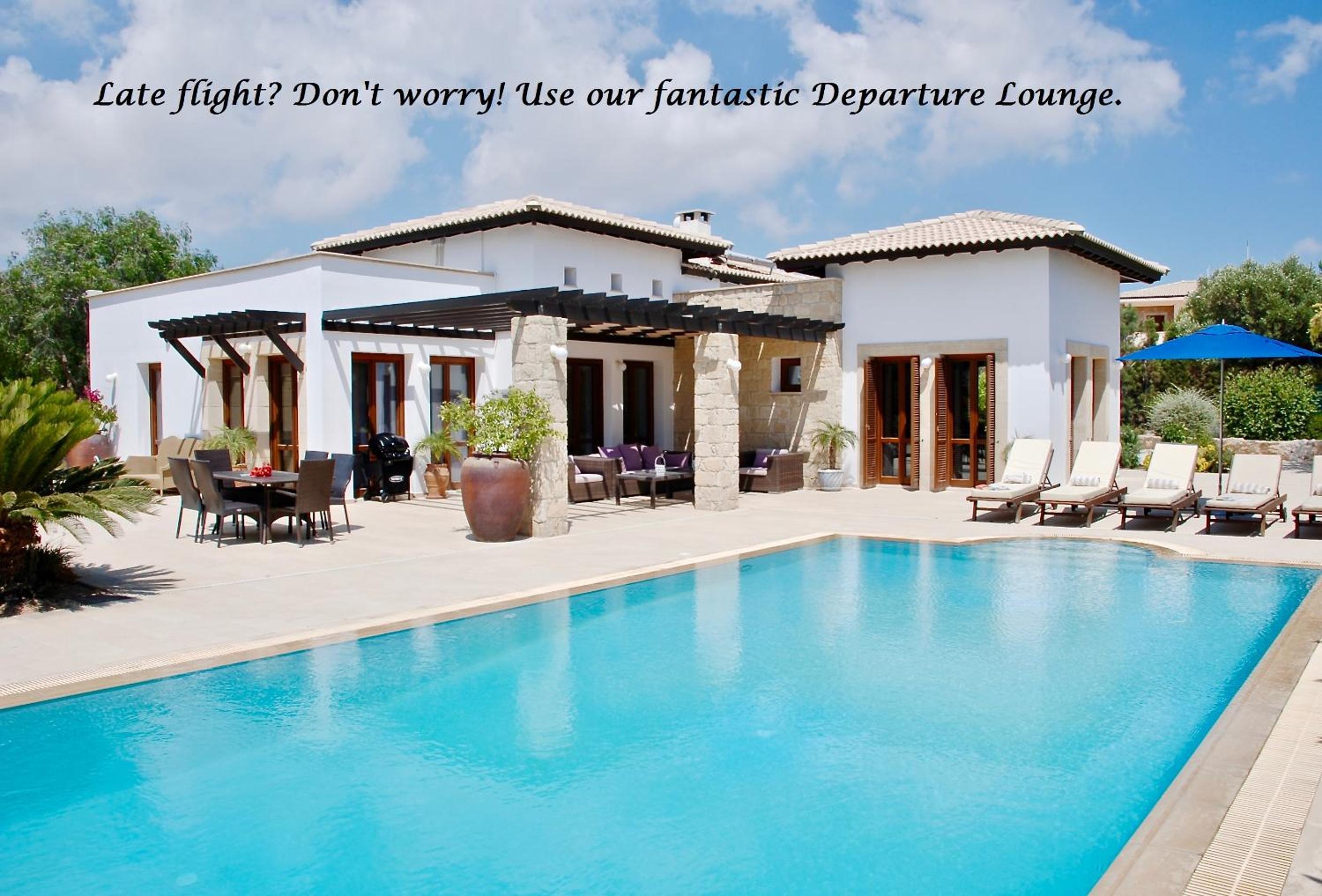 4 bedroom Villa Helidoni with private infinity pool, Aphrodite Hills Resort