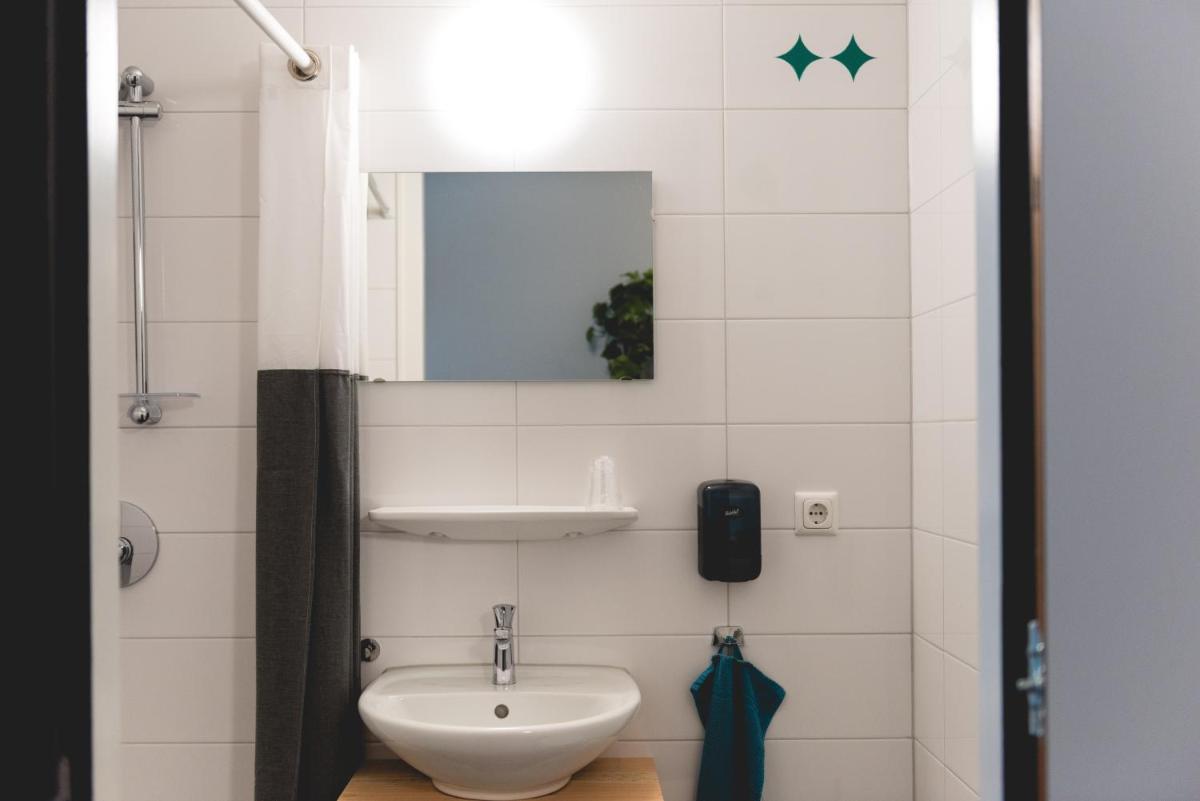 Hotel Nimma en Nijmegen — bathroom