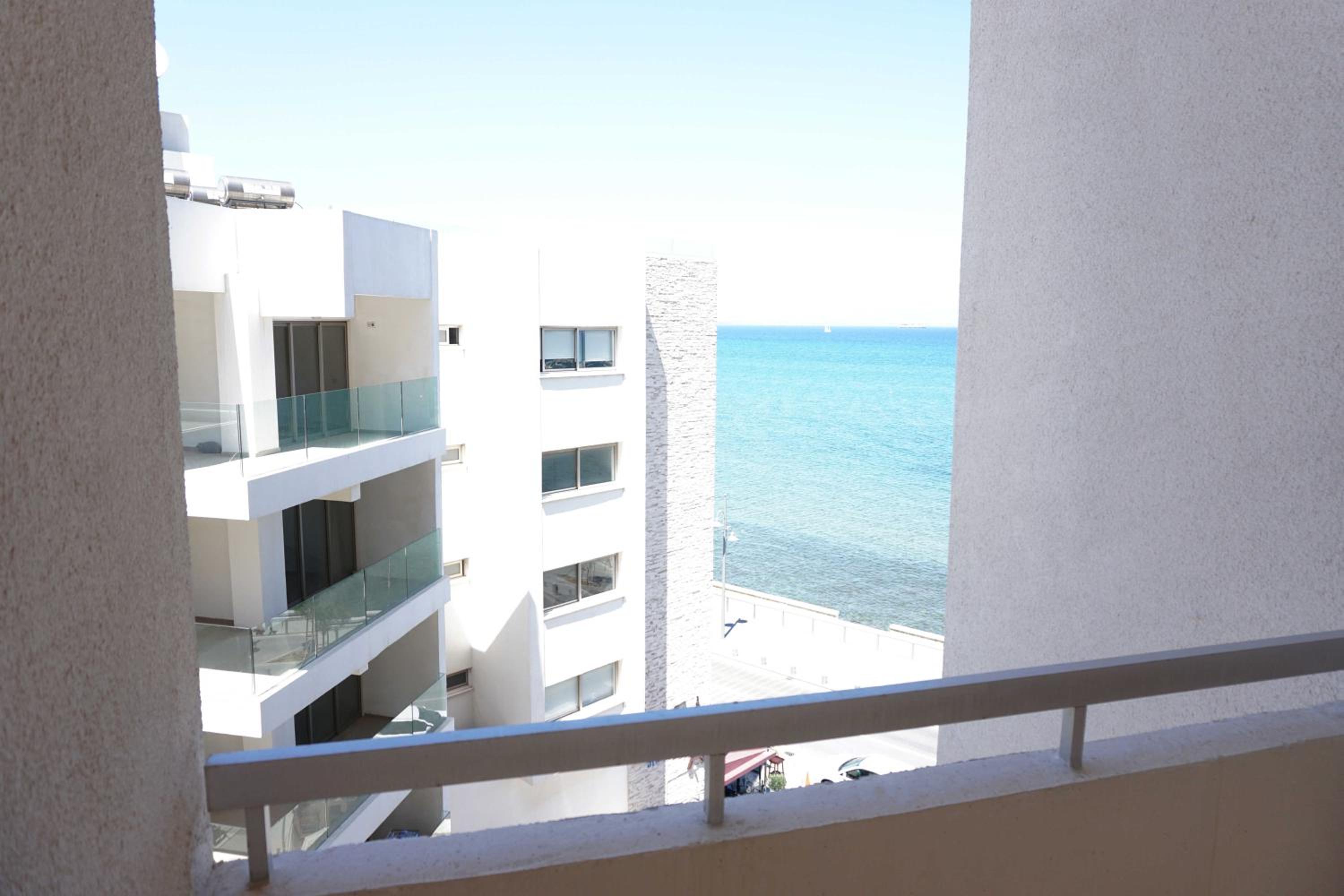 Lazuli Beach & Pool Apartment 501 view 5
