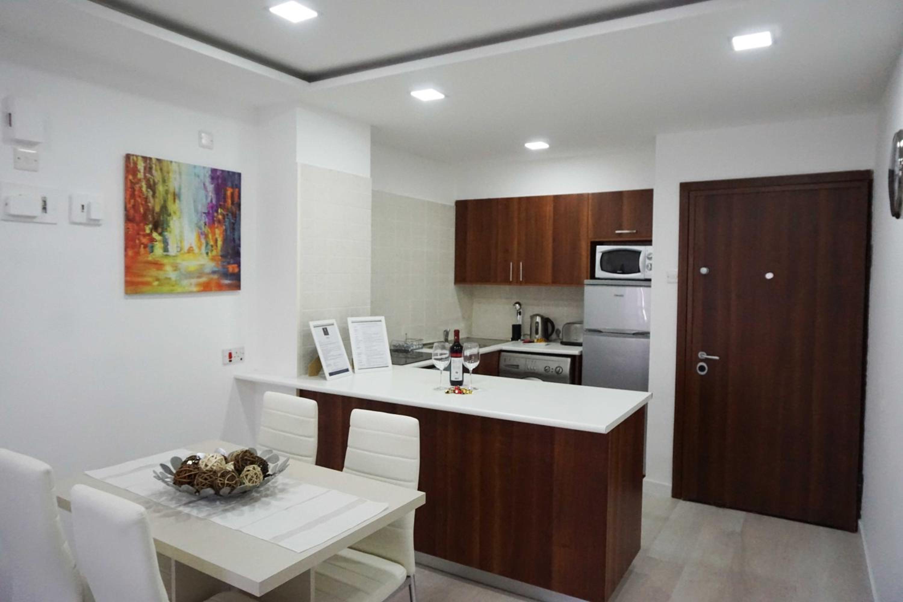 Lazuli Beach & Pool Apartment 501 view 2