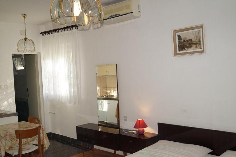 Apartments Pintar