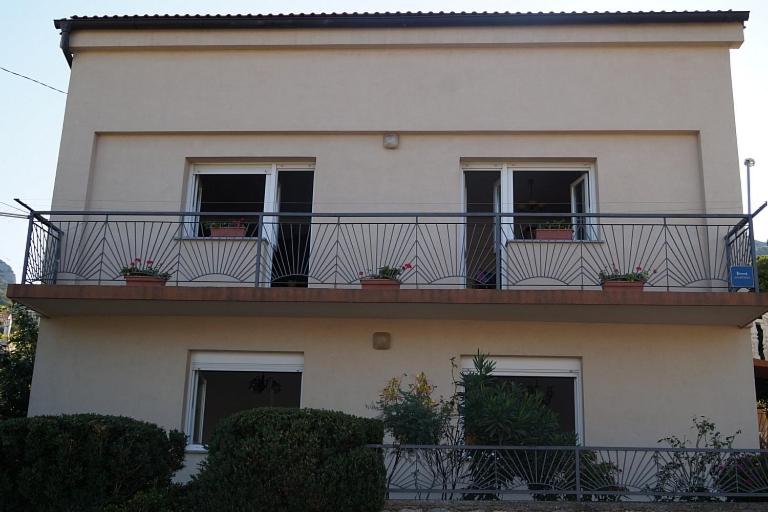 Apartments Pintar