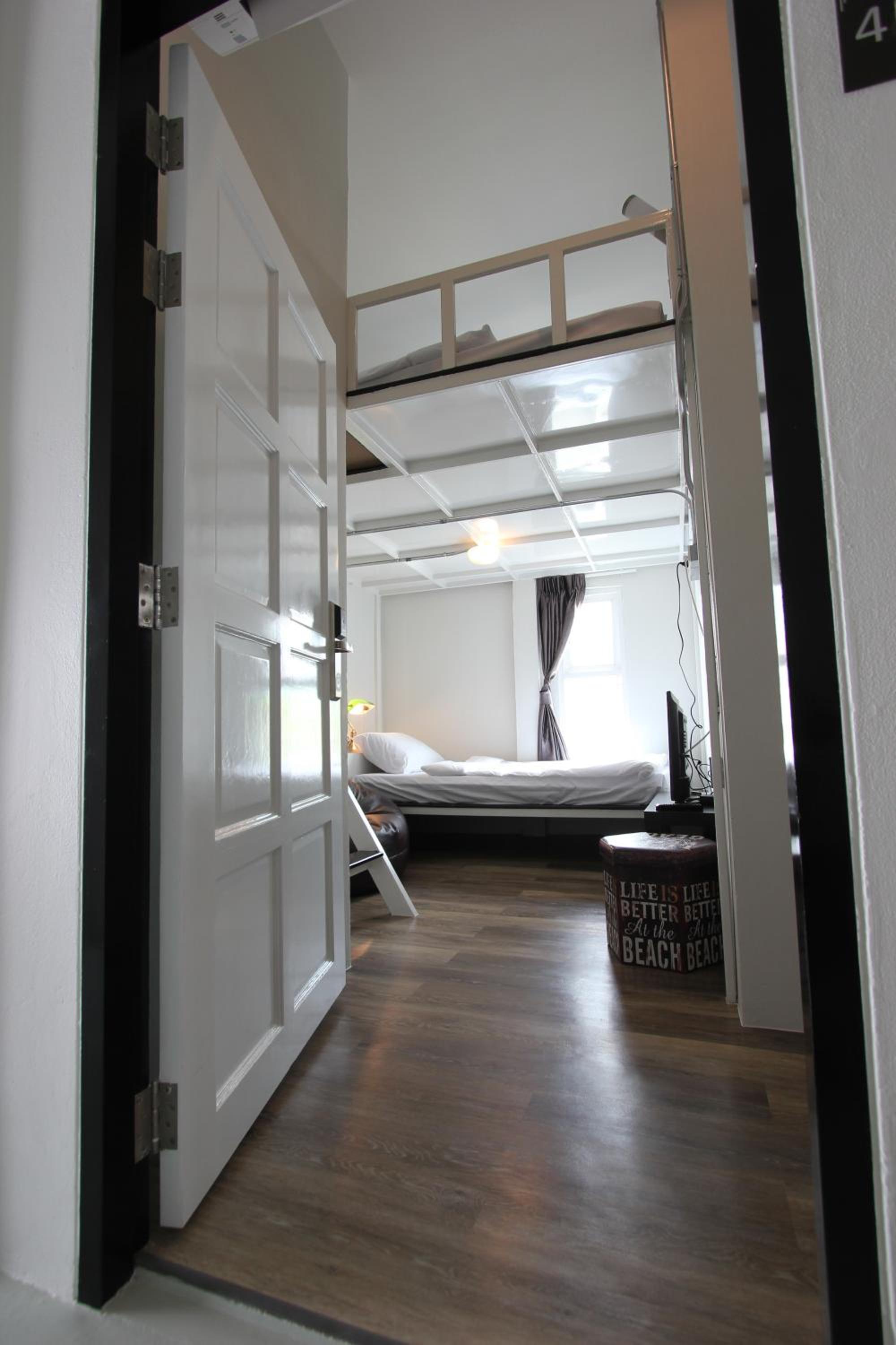 Diff Hostel