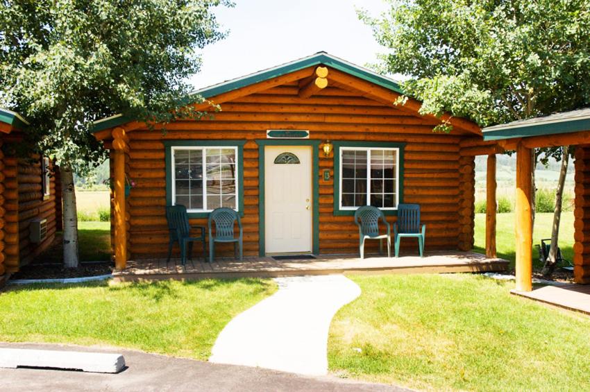 Cabin Creek Inn