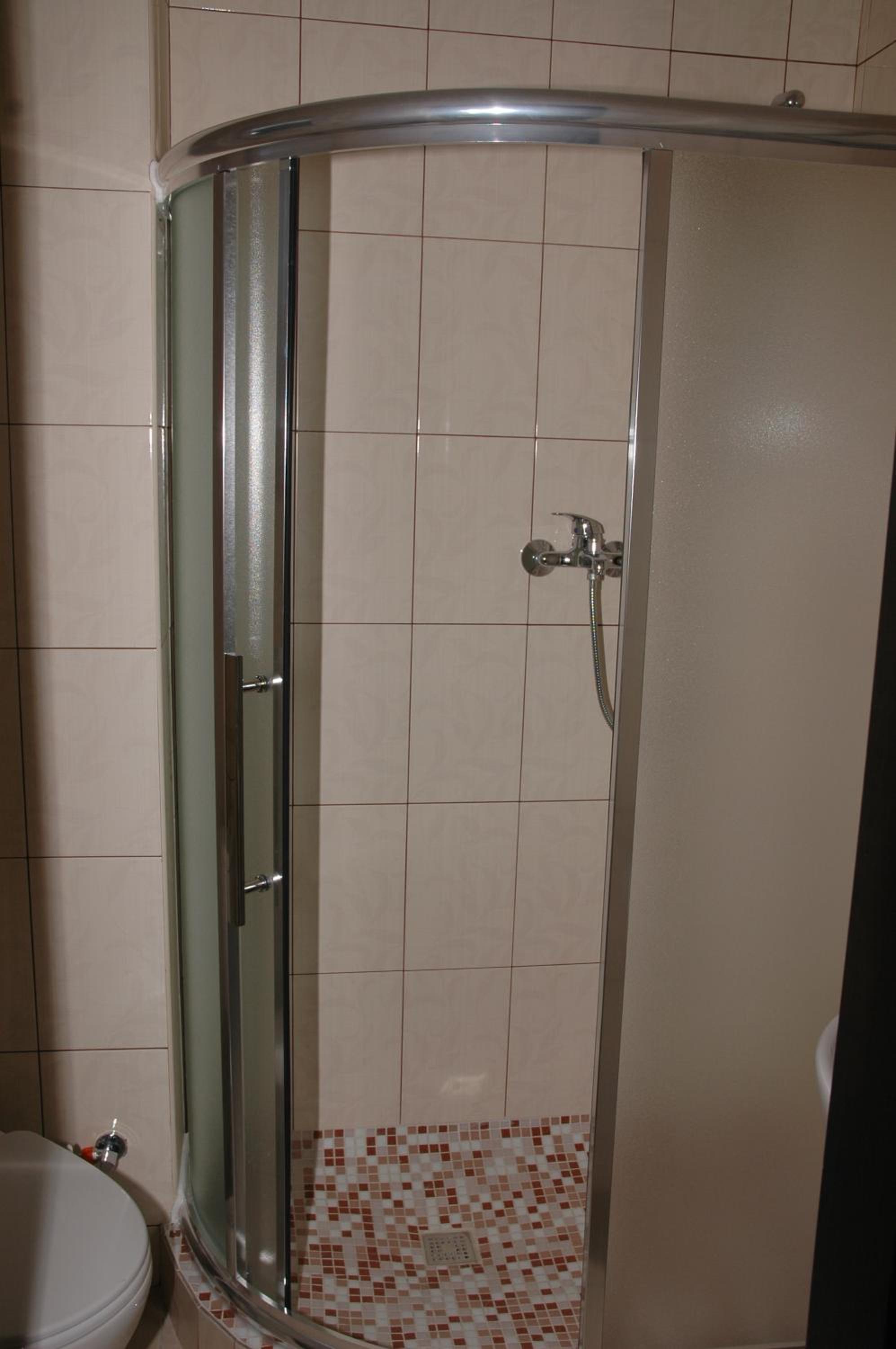 Photo 33