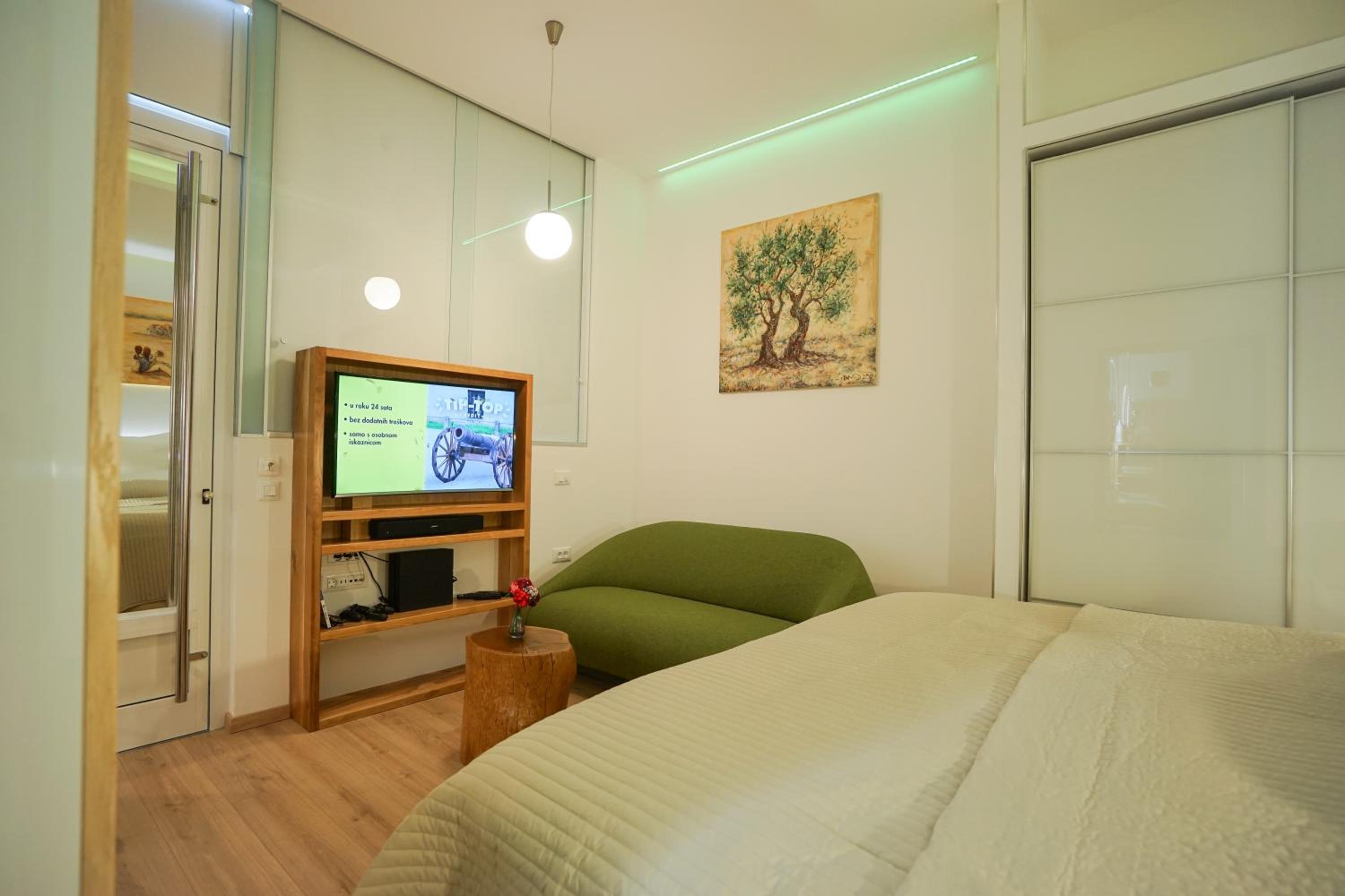 Destino City Apartments by Belmont Realty