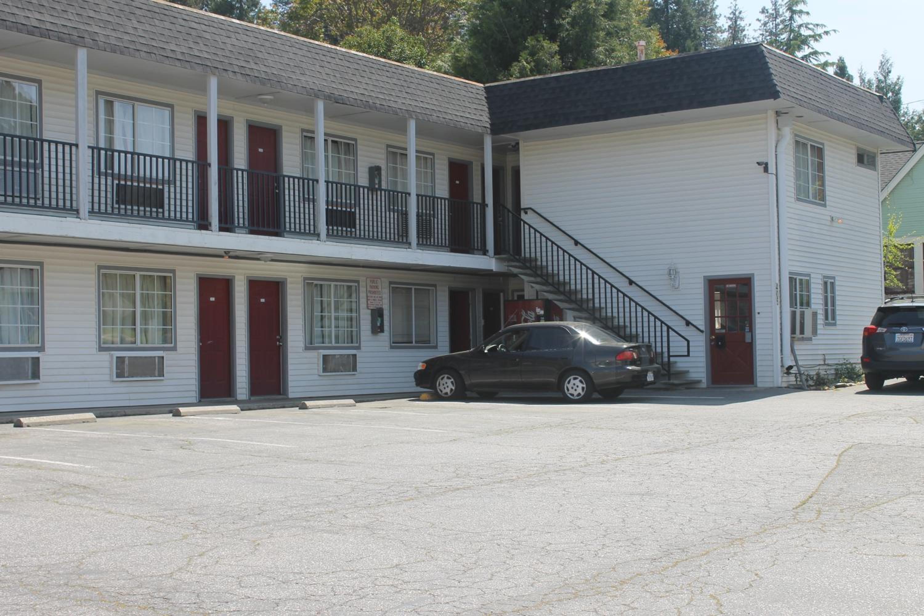 Stagecoach Motel view 2