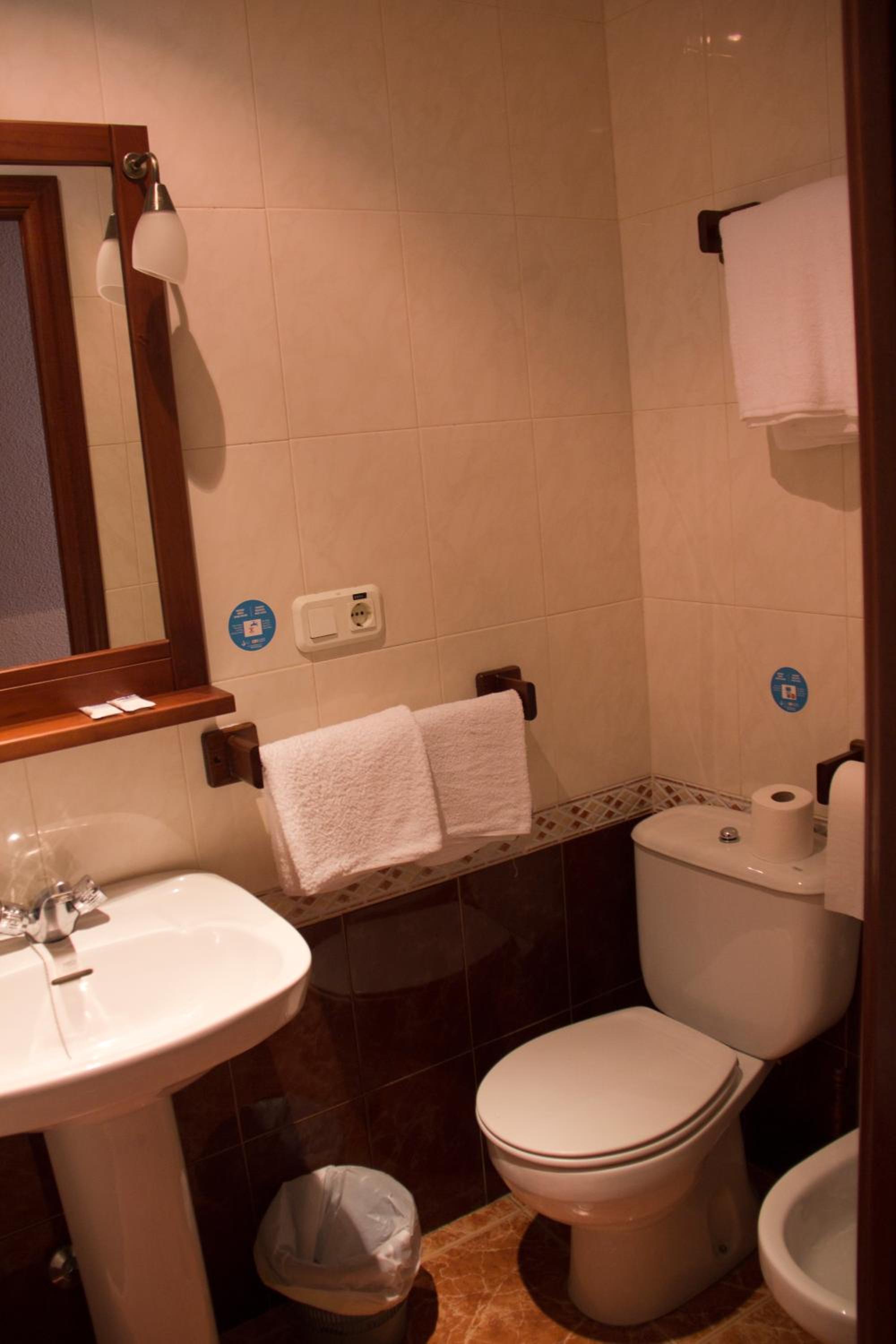 Hostal El Pilar 3