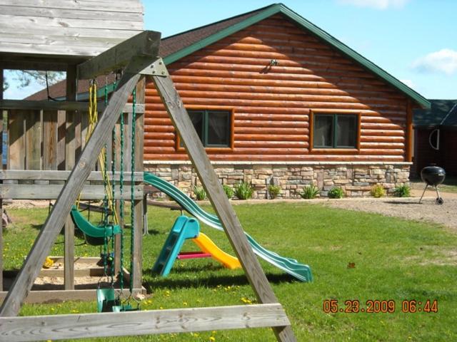 Walleye Inn Home view 2
