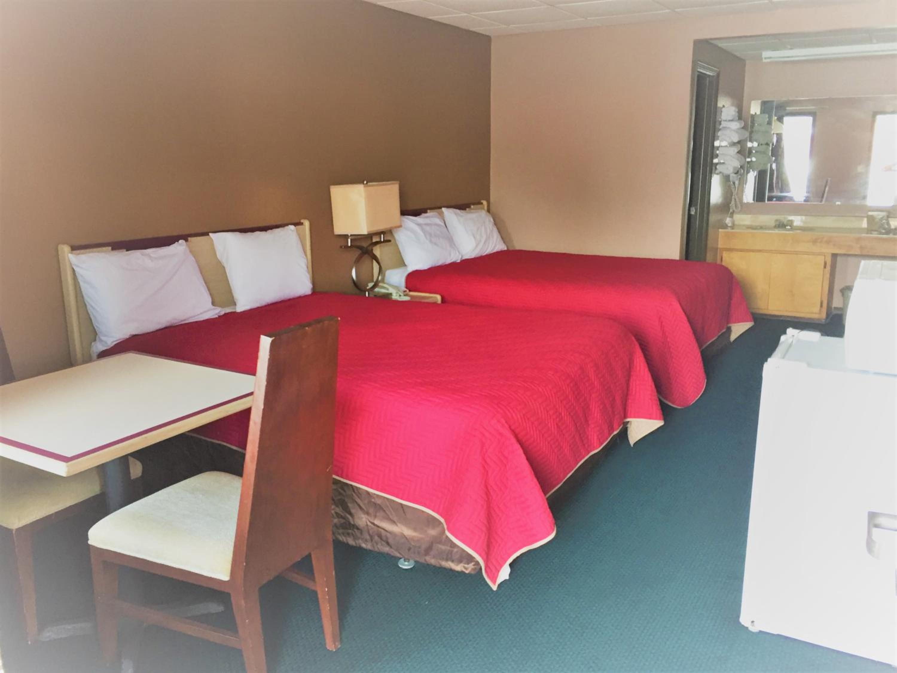 OYO Hickory House Inn