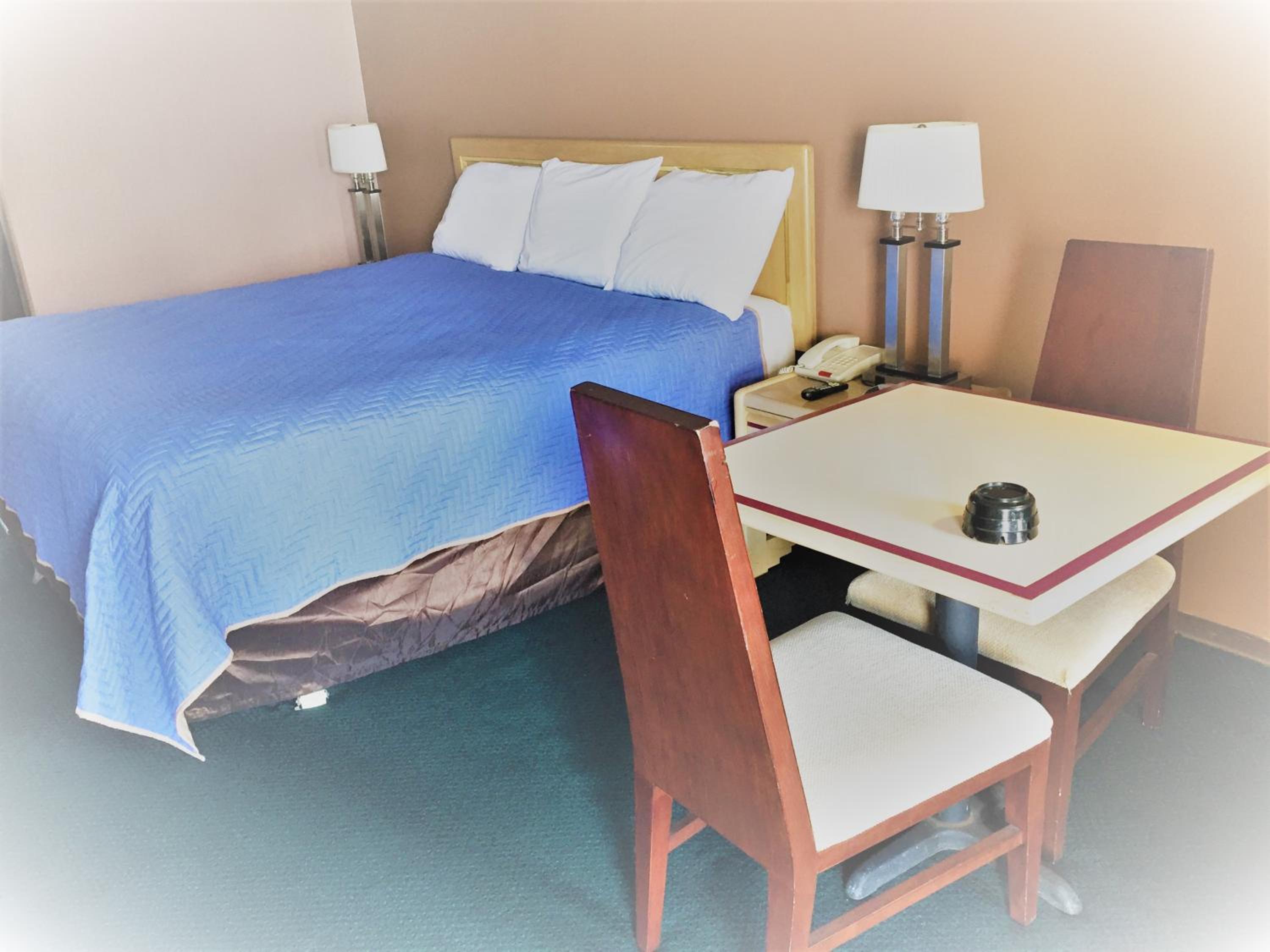 Hickory House Inn - Property Image 12
