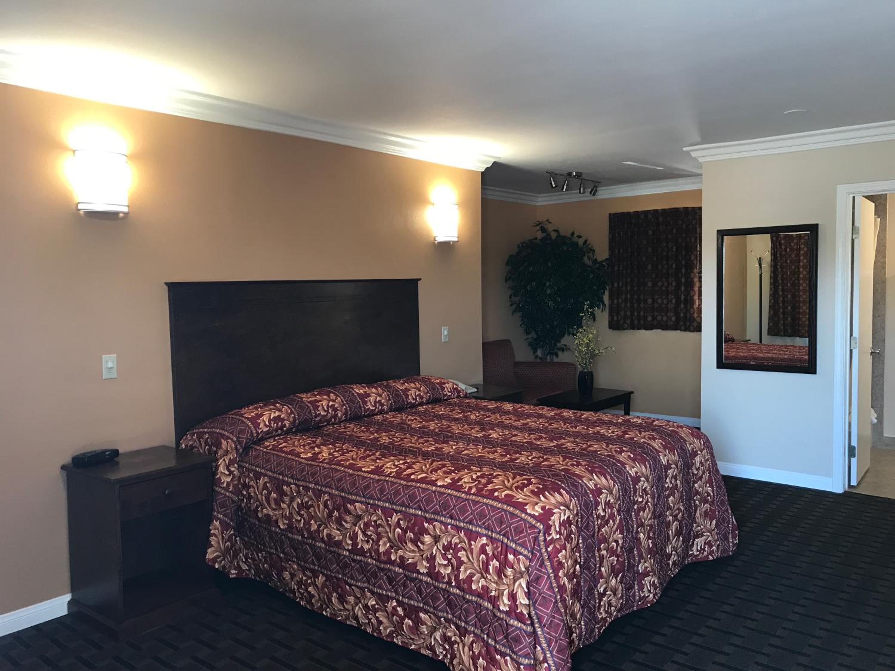 Fullerton Lodge