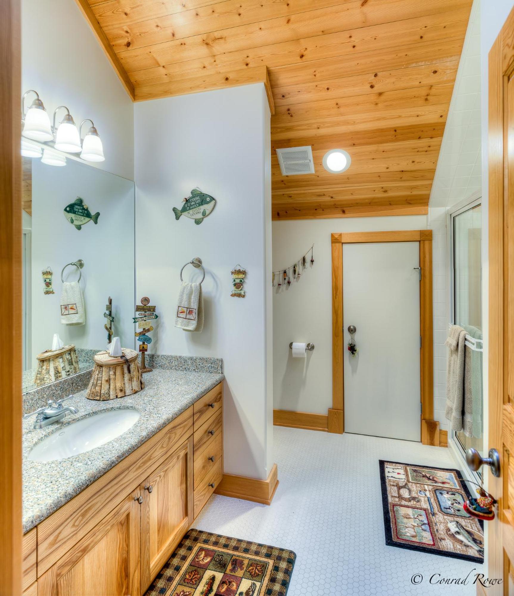 The Lodge at Trout Creek Bed and Breakfast