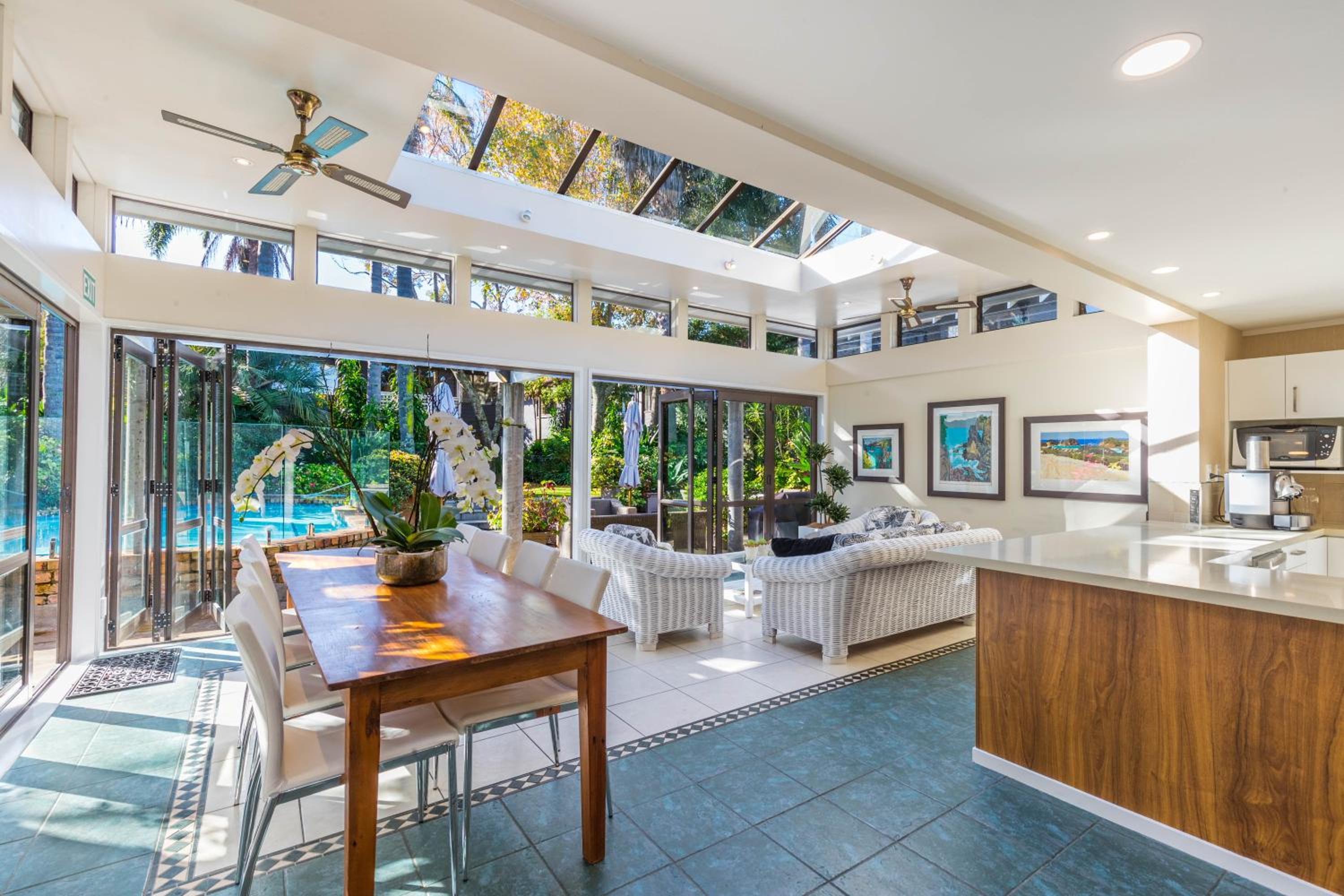 Emerald Inn on Takapuna Beach
