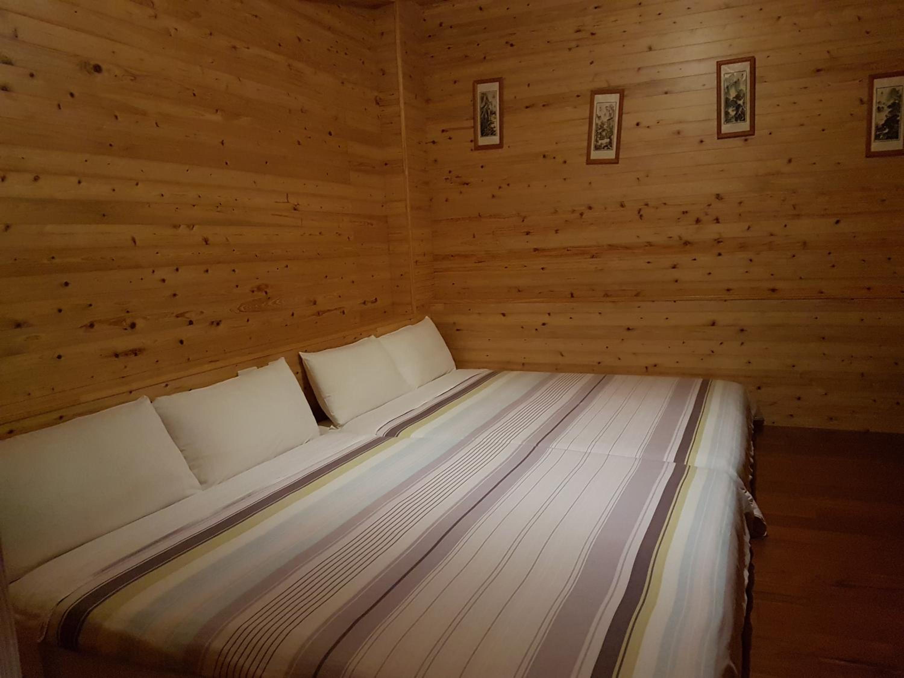 Lake Villa Homestay