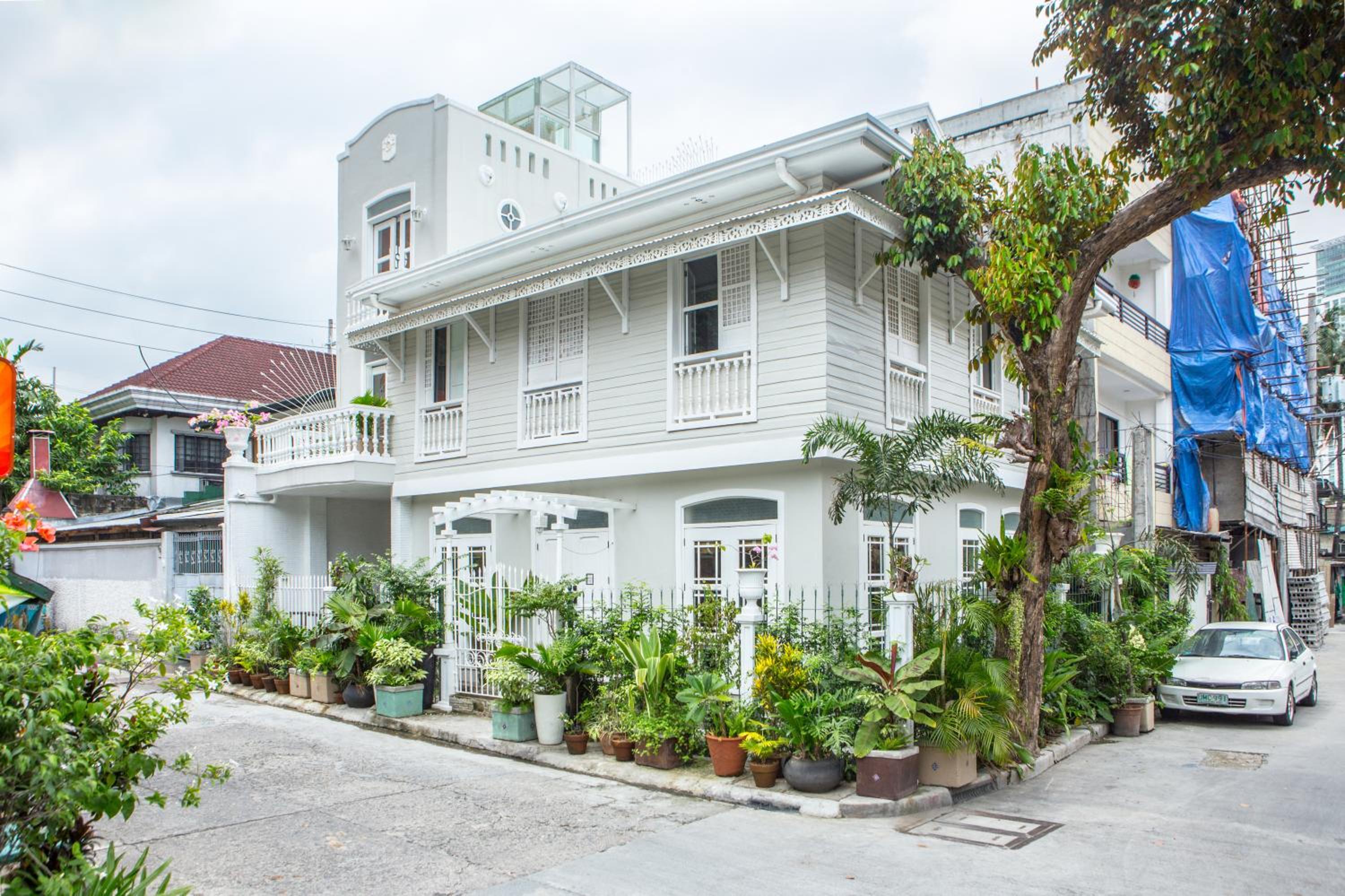 Charming Heritage Home for Group Stays - Check Photo Info