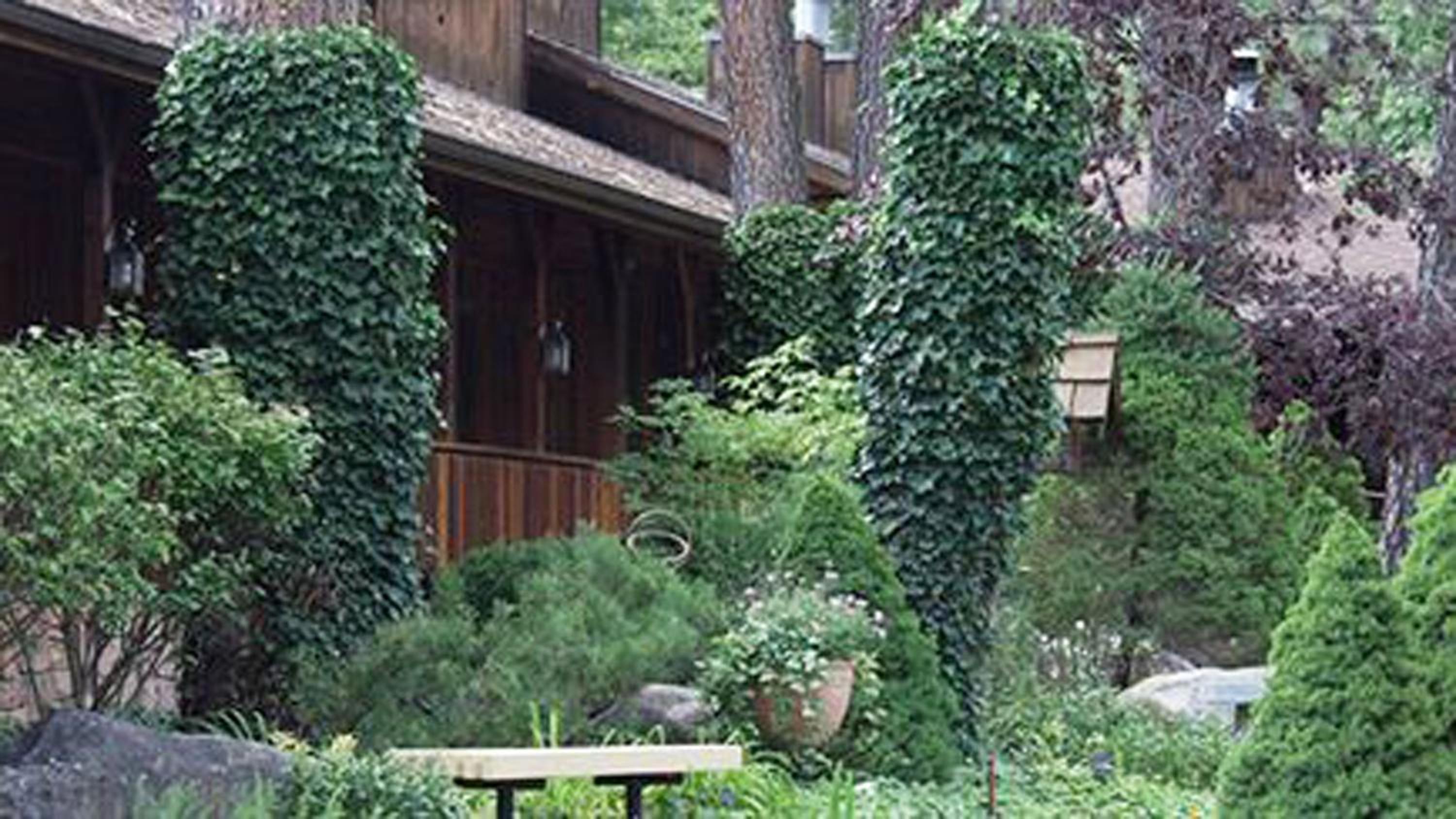 Shadow Mountain Lodge and Cabins
