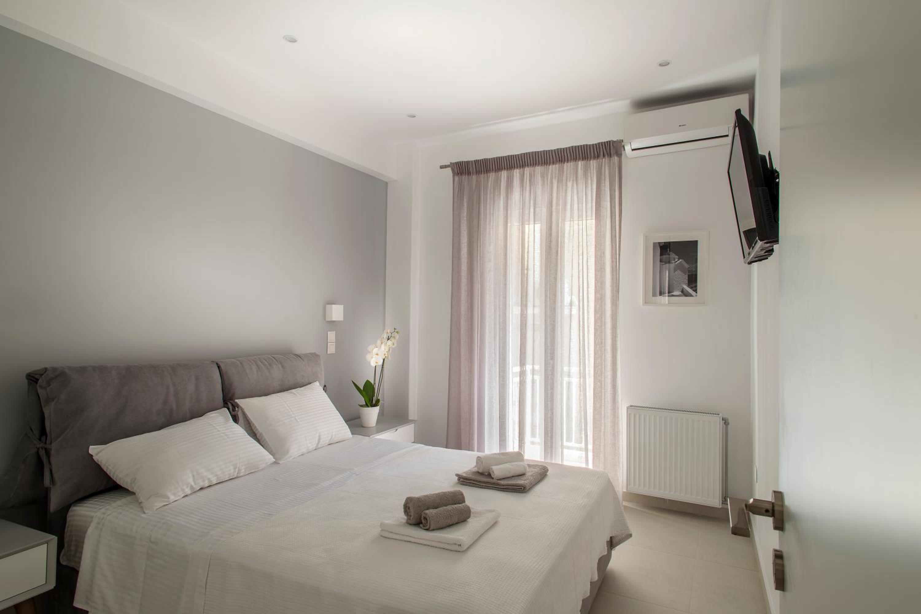 Acropolis Museum - Modern Living [I]