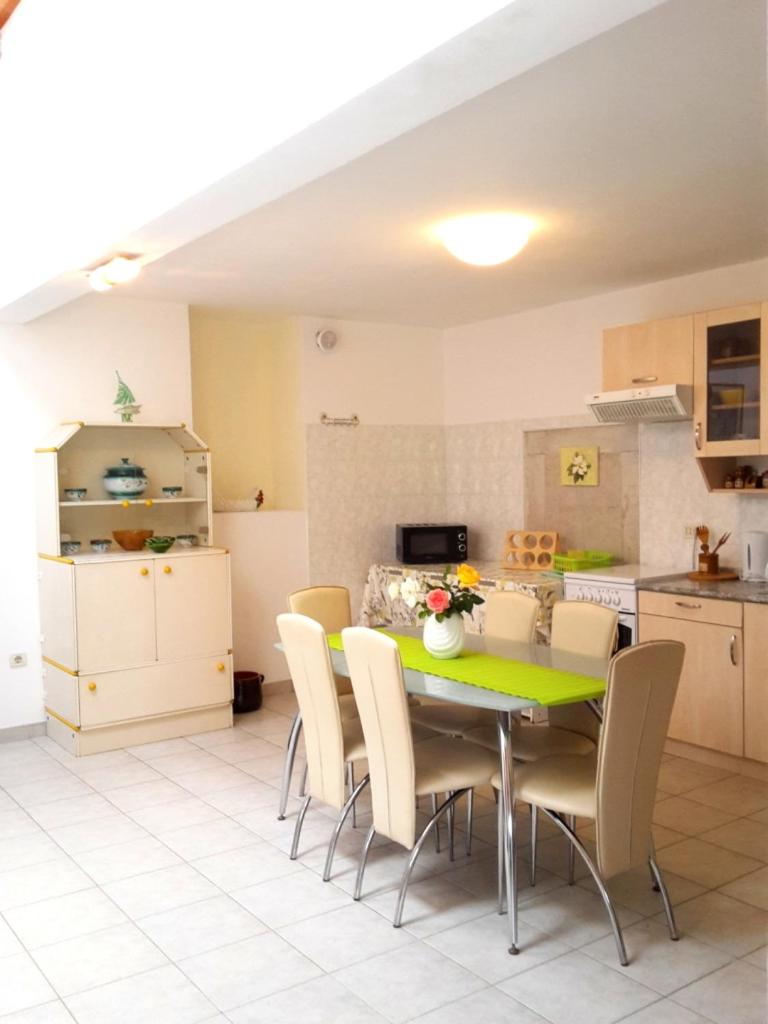 Gracia Apartments