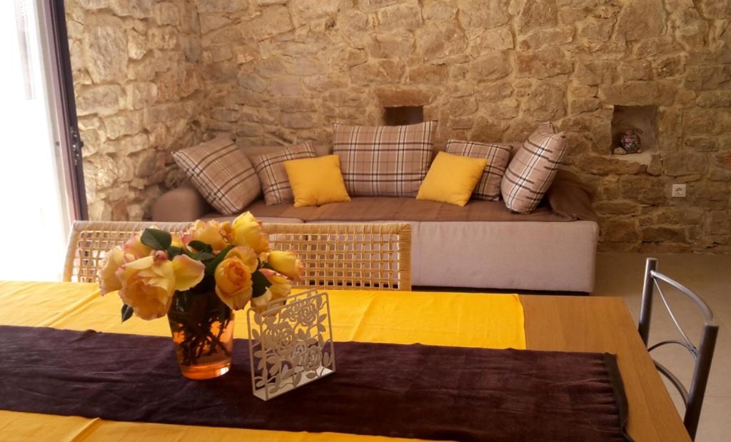 Gracia Apartments