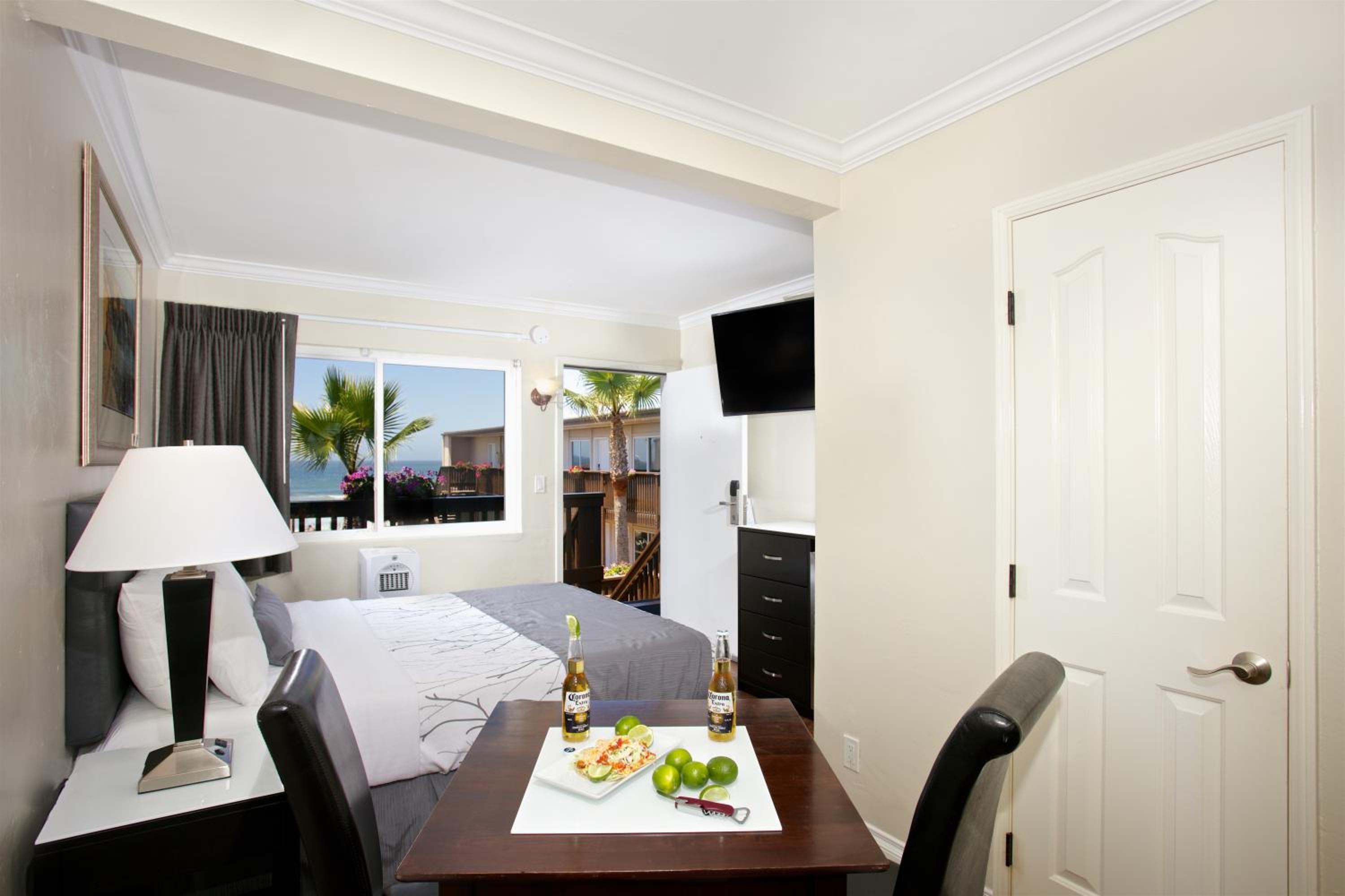 Ocean Beach Hotel, 写真 55