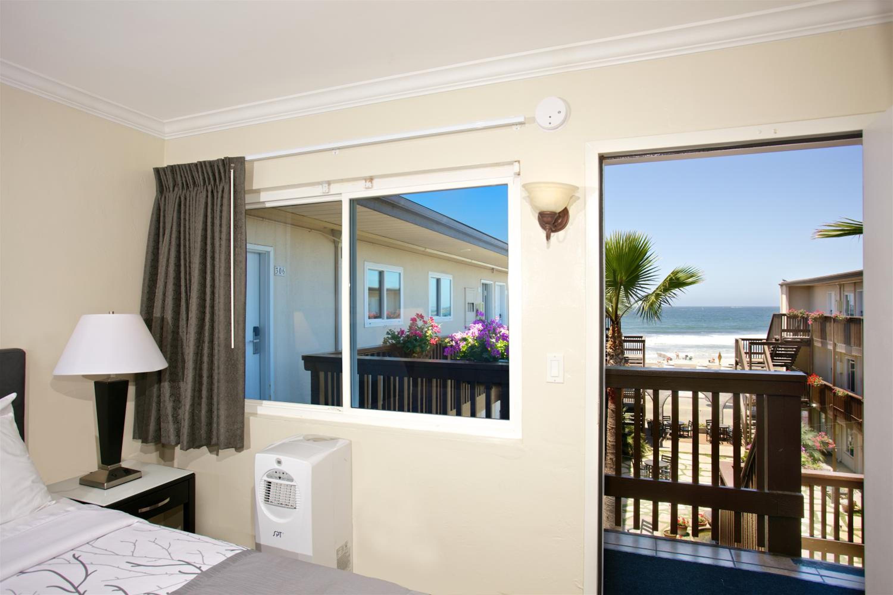 Ocean Beach Hotel, 写真 57