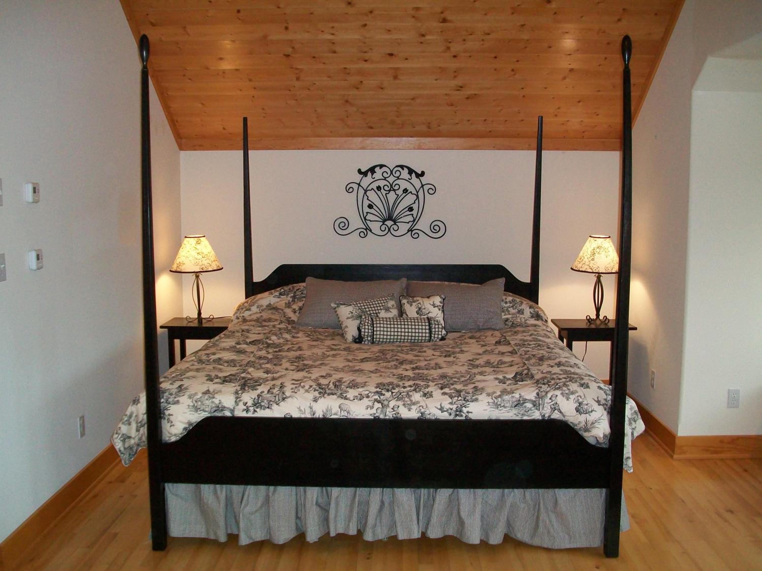 The Lodge at Trout Creek Bed and Breakfast