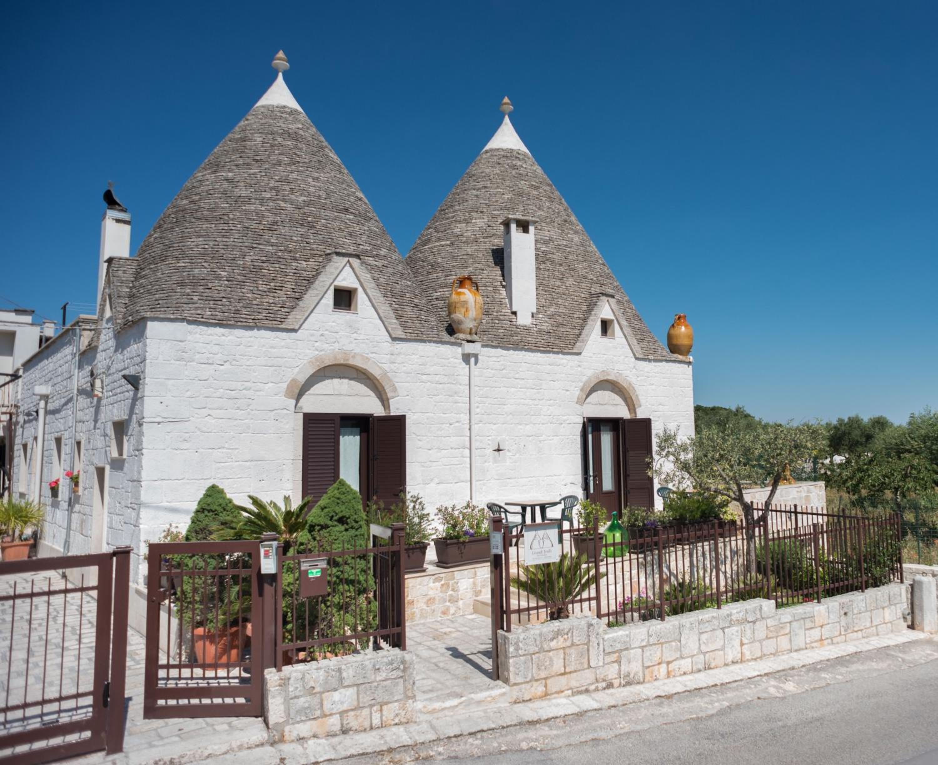 Hotel Grandi Trulli Bed & Breakfast - Image 1