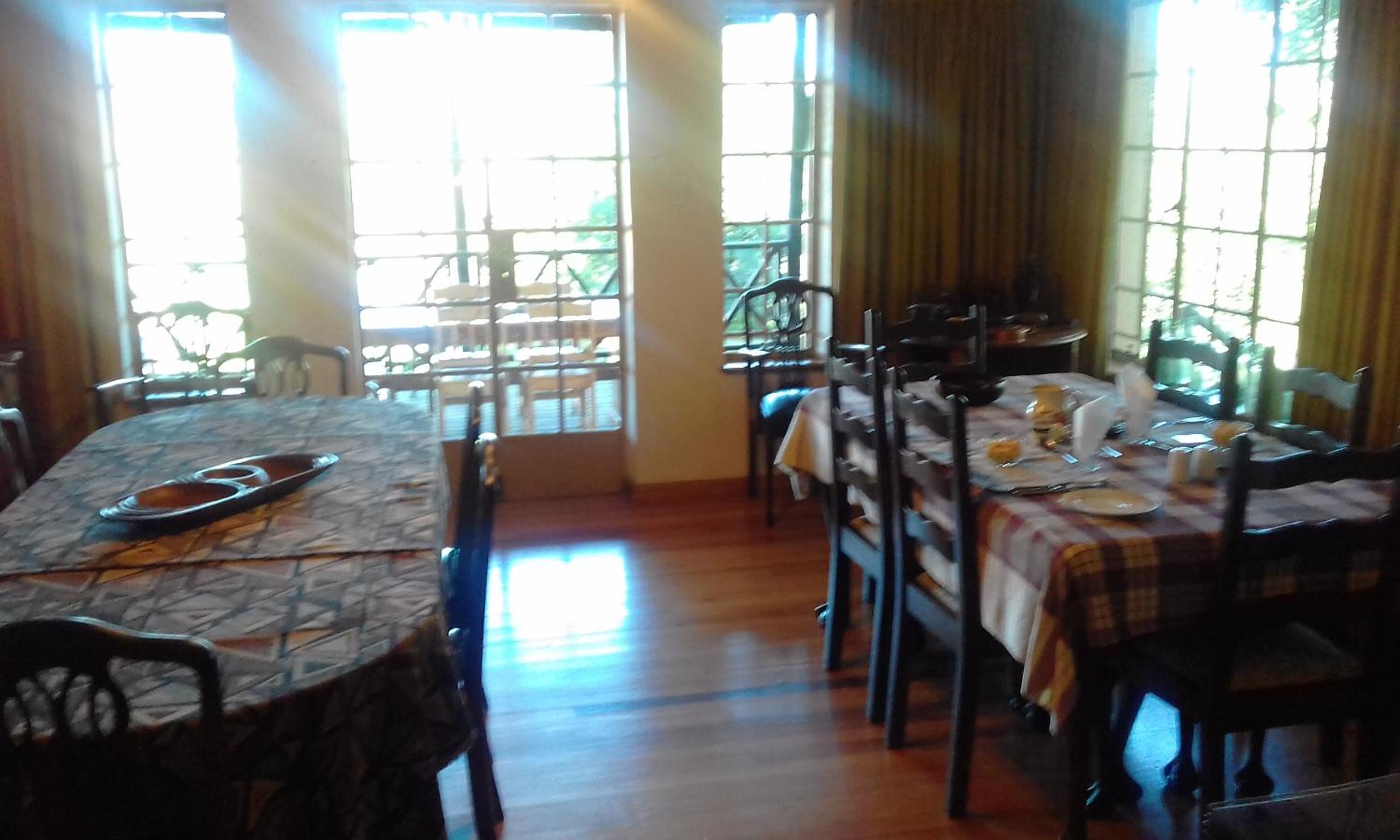 Thaba Tsweni Lodge & Safaris