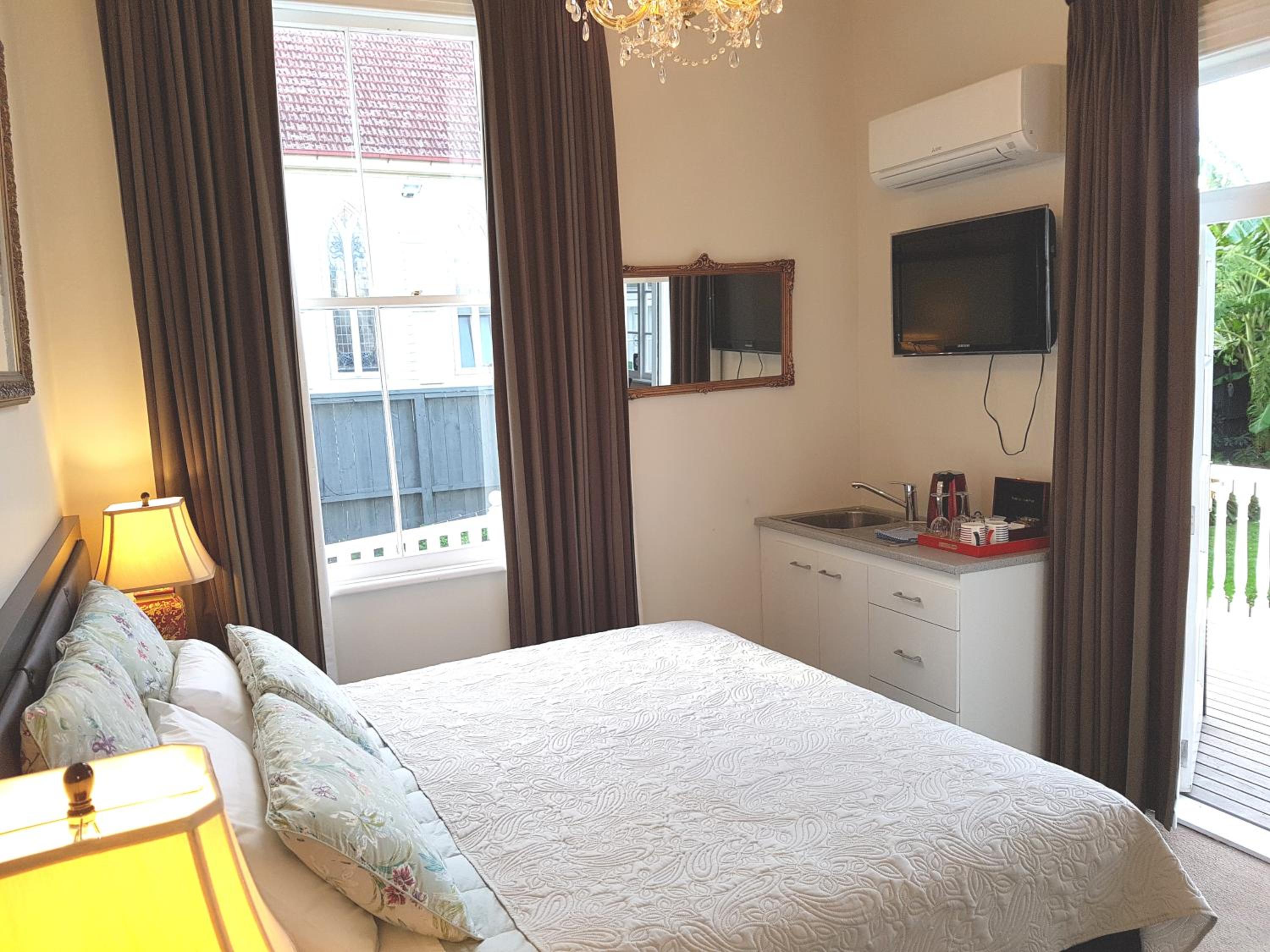 Ponsonby Manor - Image 5