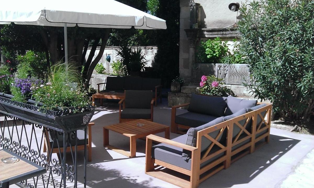 outdoor BBQ area