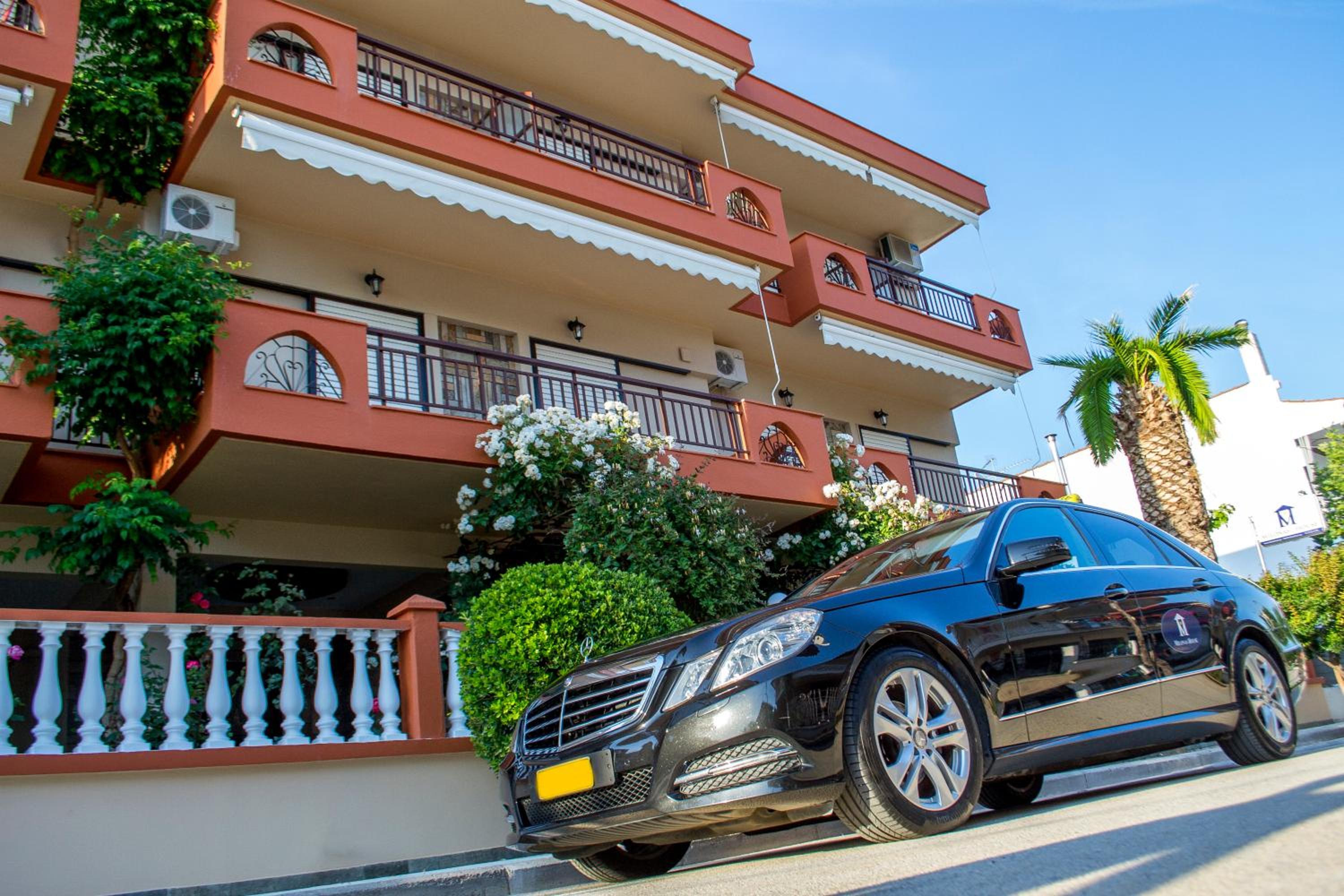 Milonas House Apartments