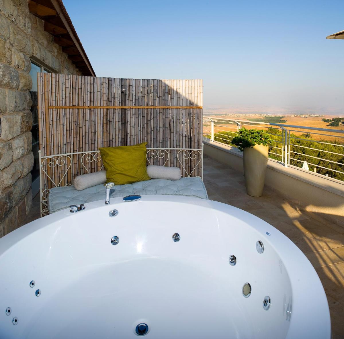 Jacuzzi