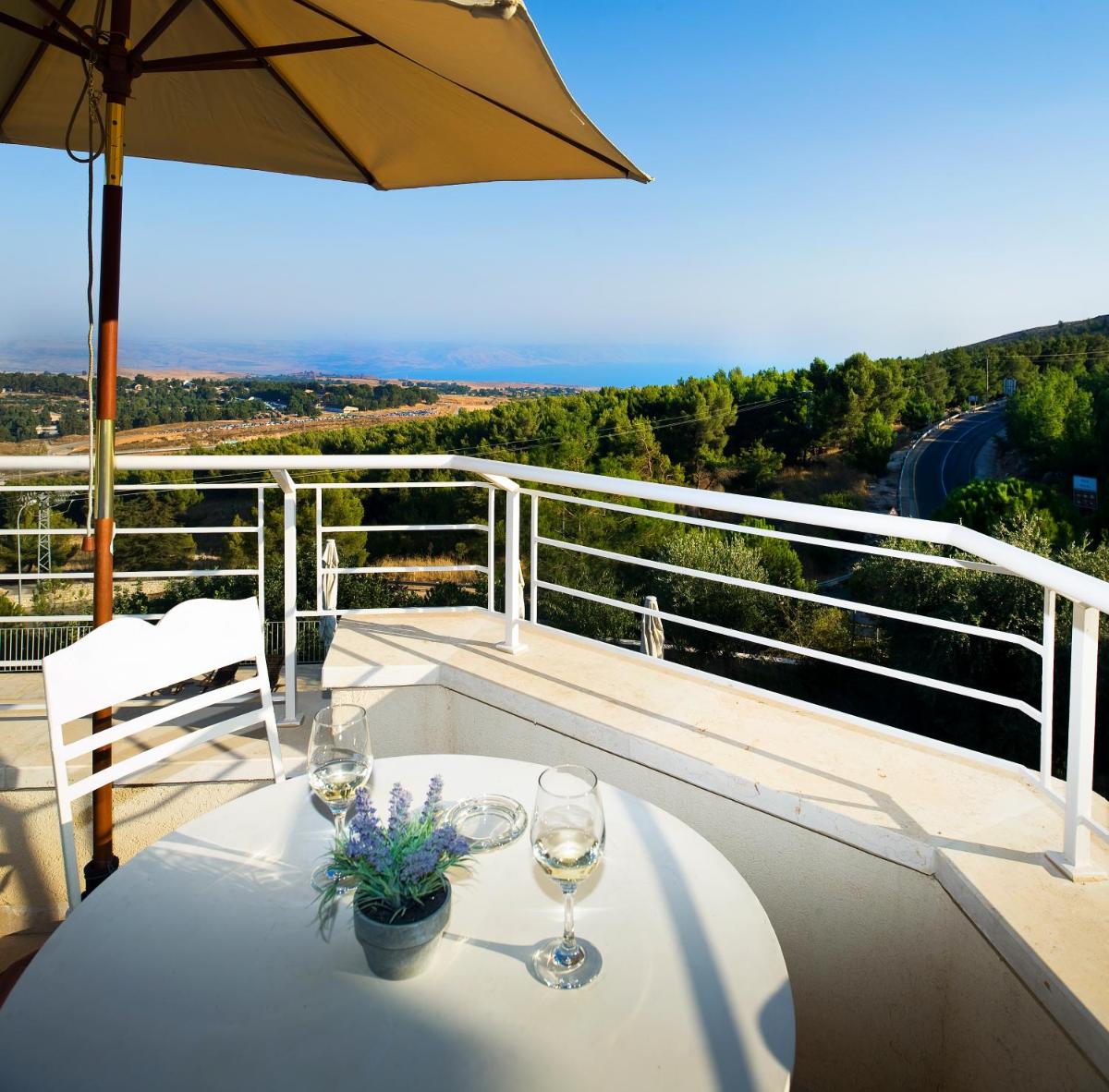 balcony