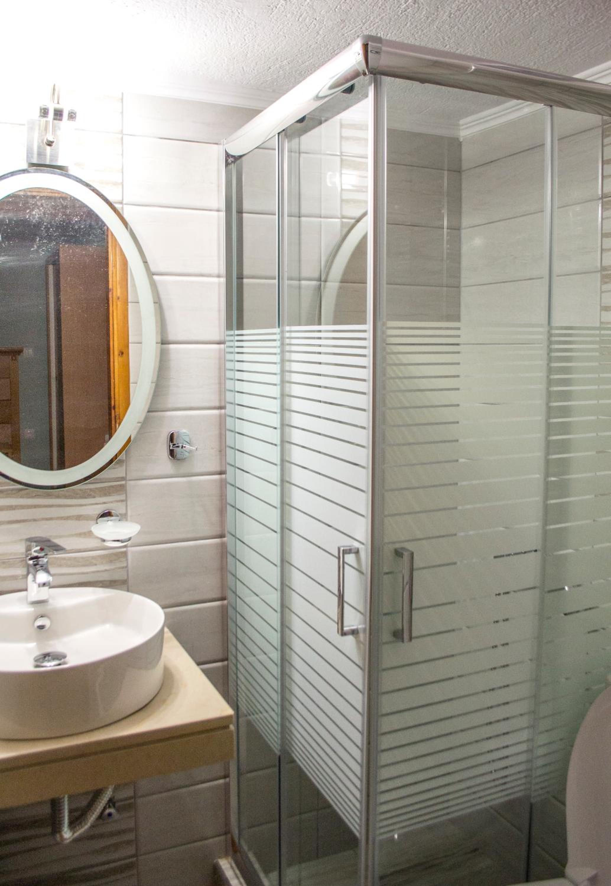 Milonas House Apartments