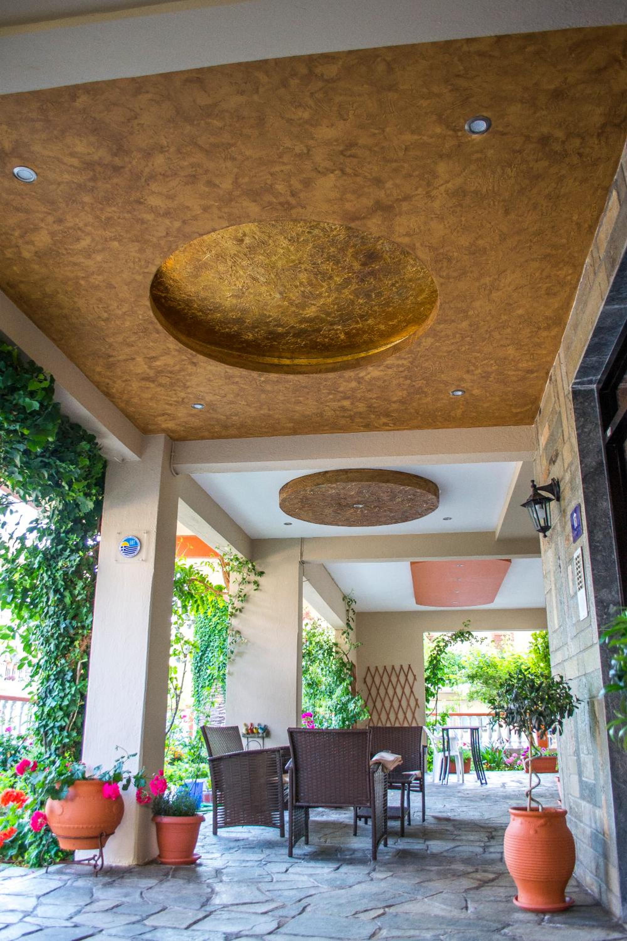 Milonas House Apartments