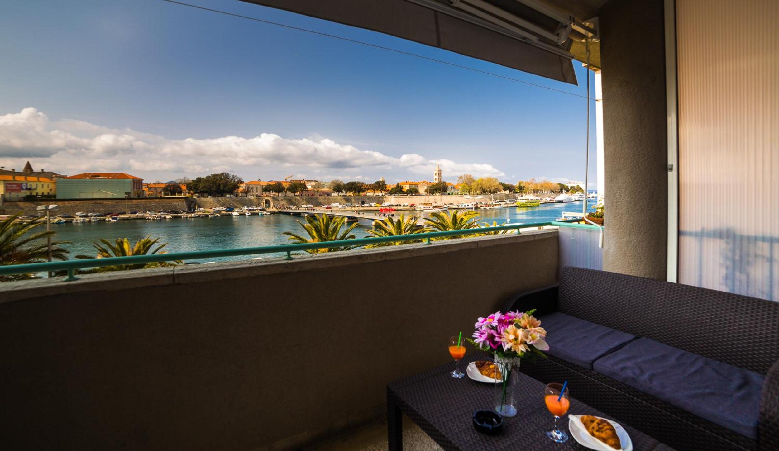 Hotel Apartment Big Look - Image 1