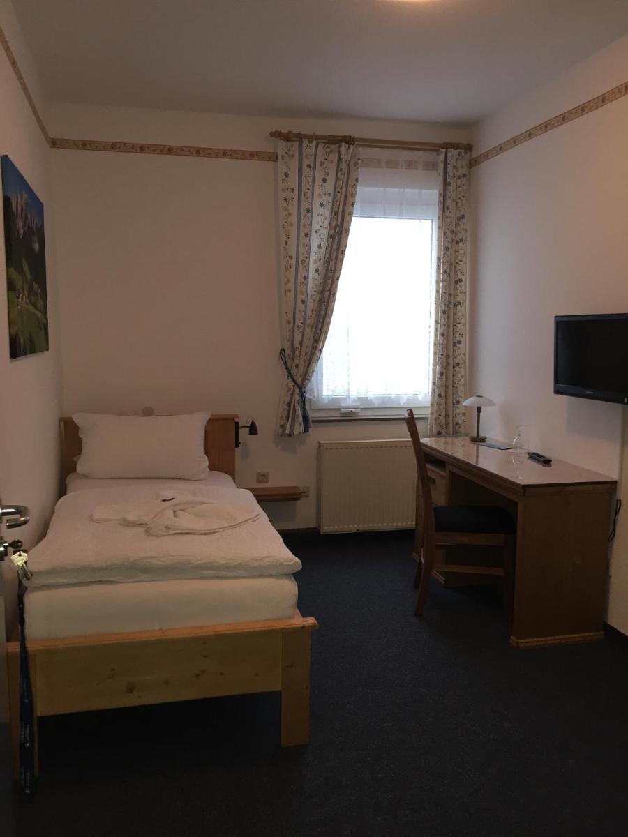 Hotel Stangl en Hamm — hotel room