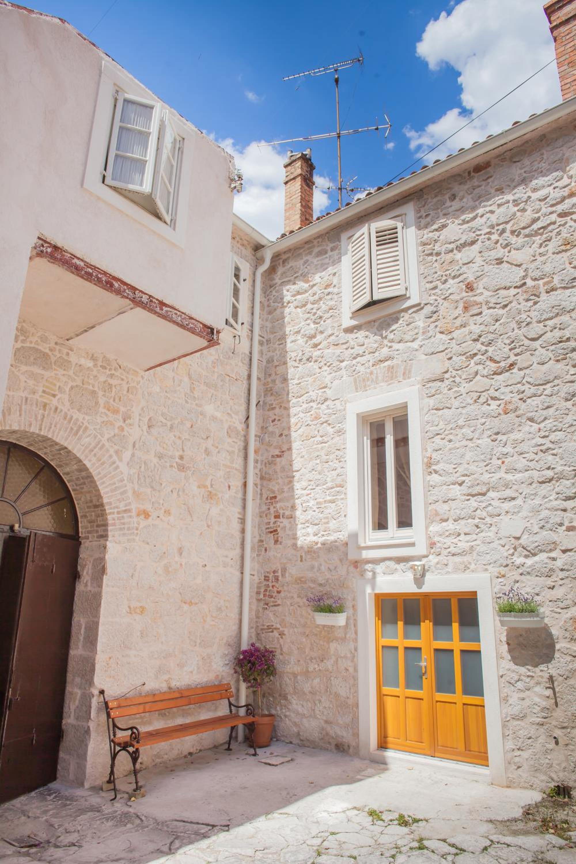 Hotel Apartman Brunela-free parking - Image 1