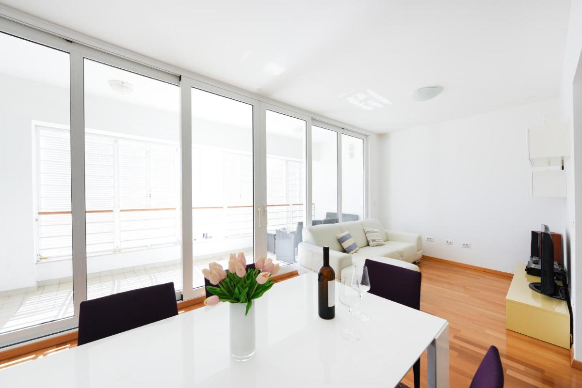Apartment Noa view 2
