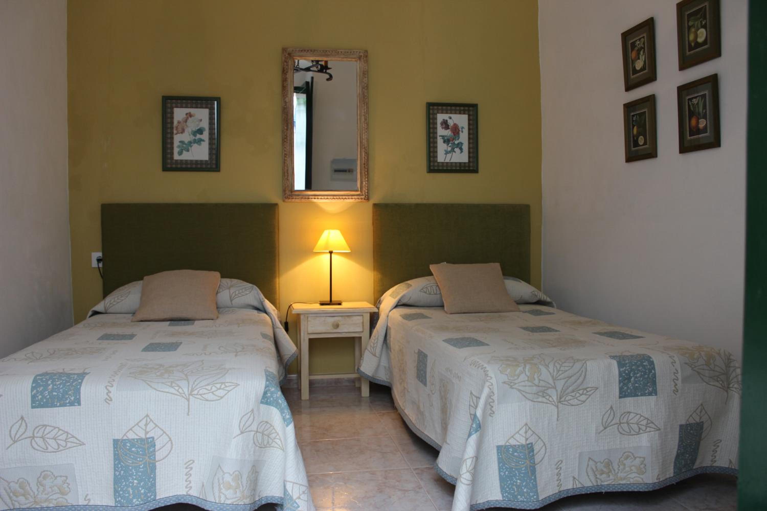Apartamentos El Arco view 3
