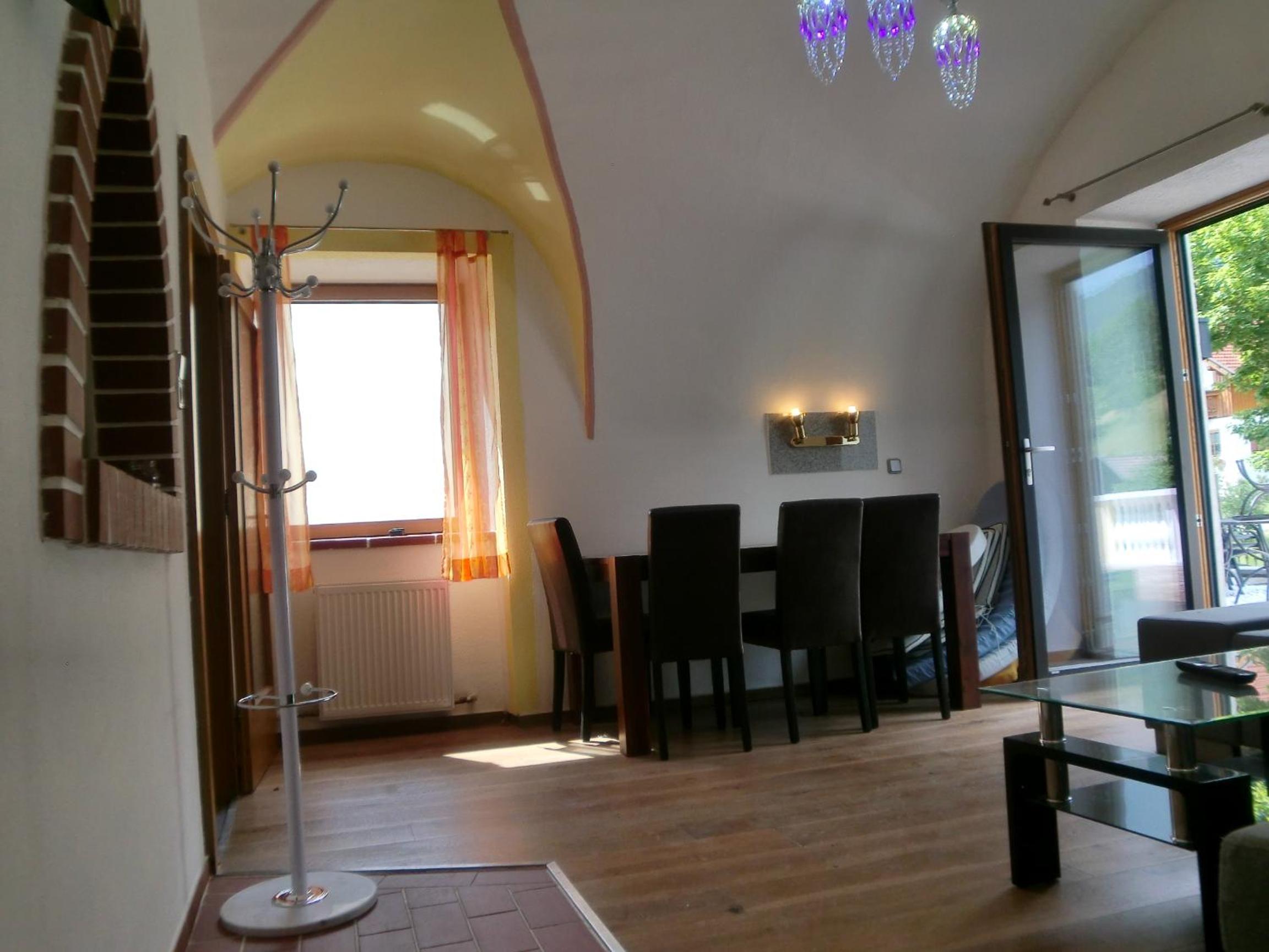 Garten- & Loggia-Appartement HERRENHAUS