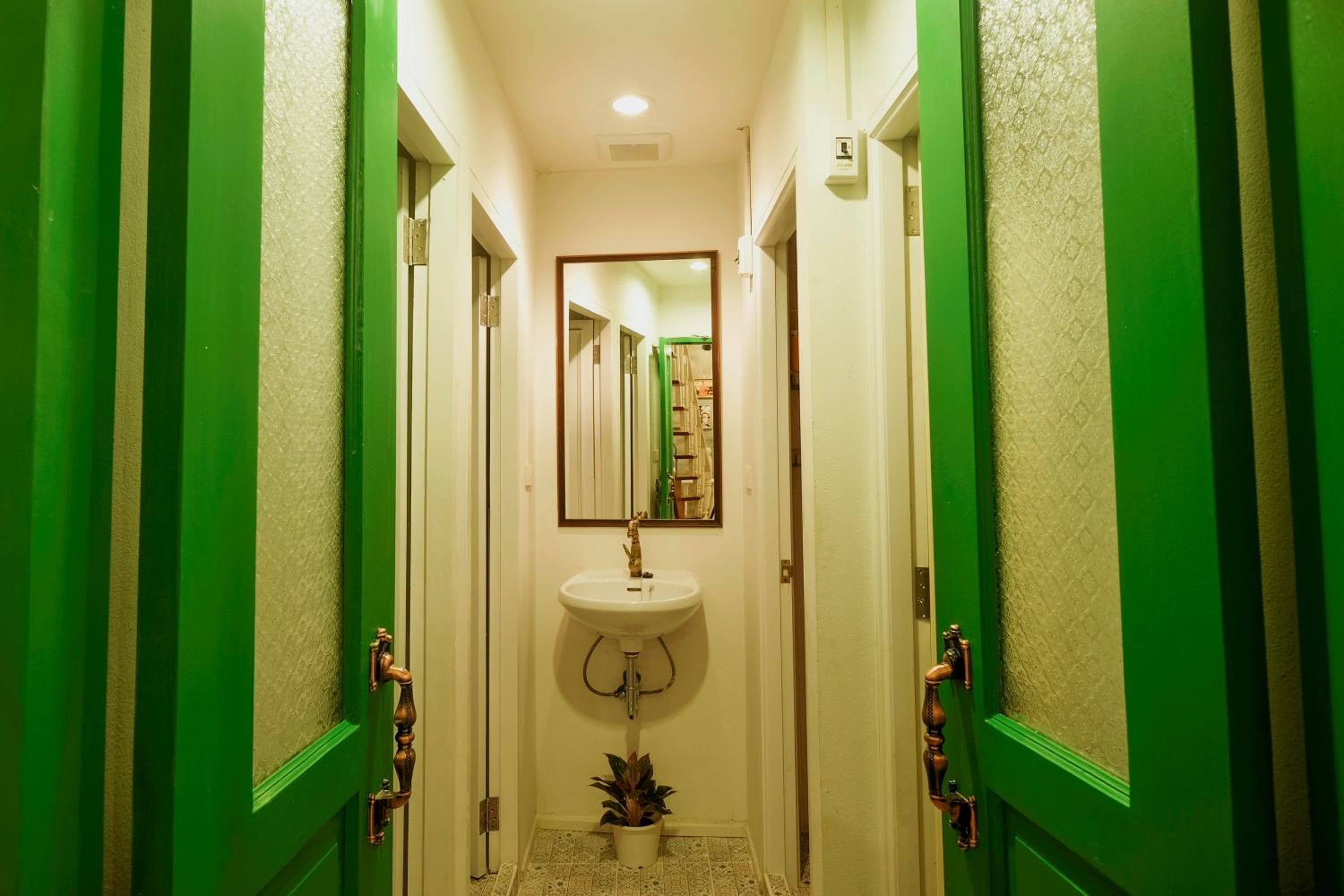 Ratana Boutique Hostel