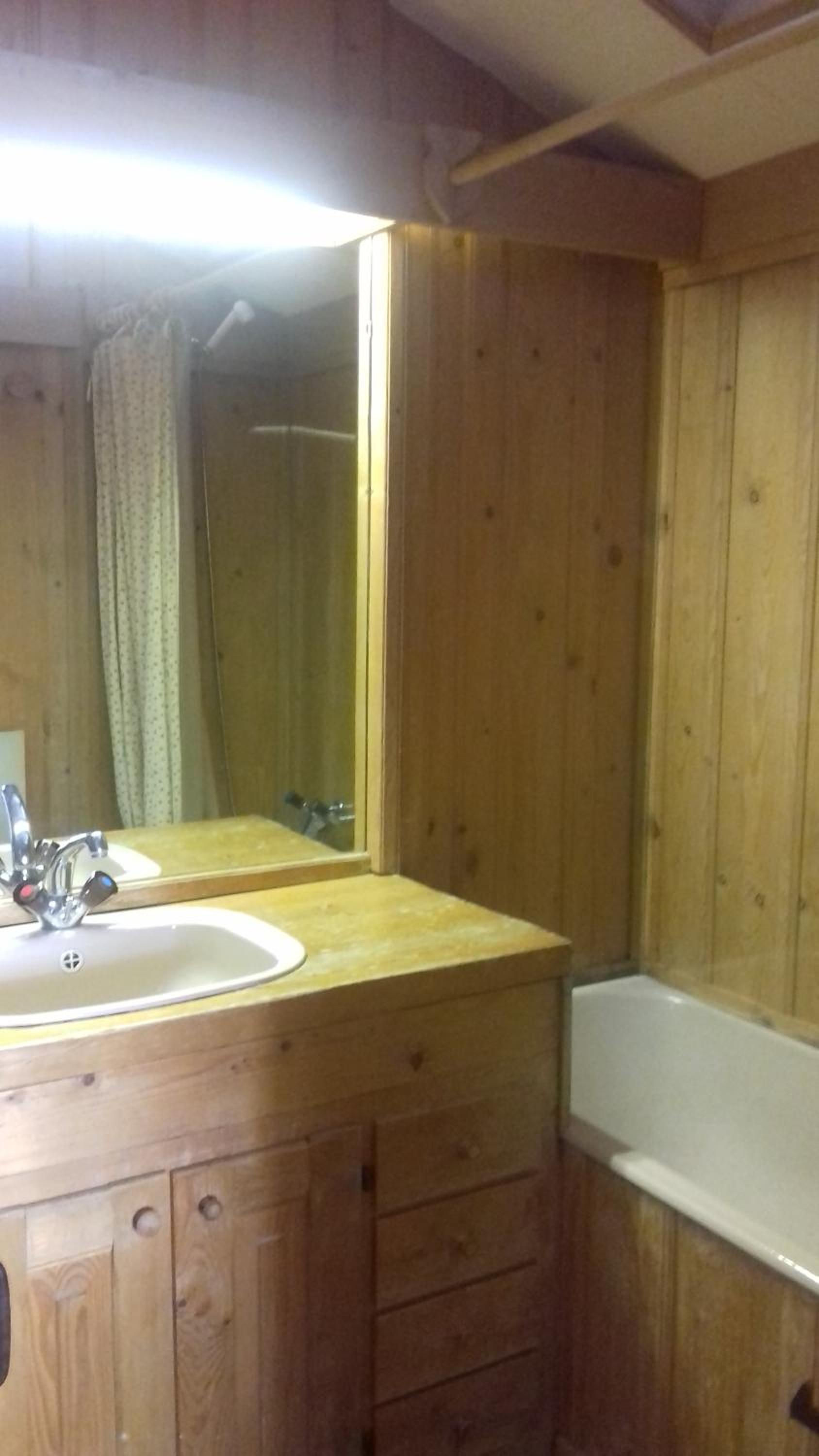 Authentic 2 bedroom apartment