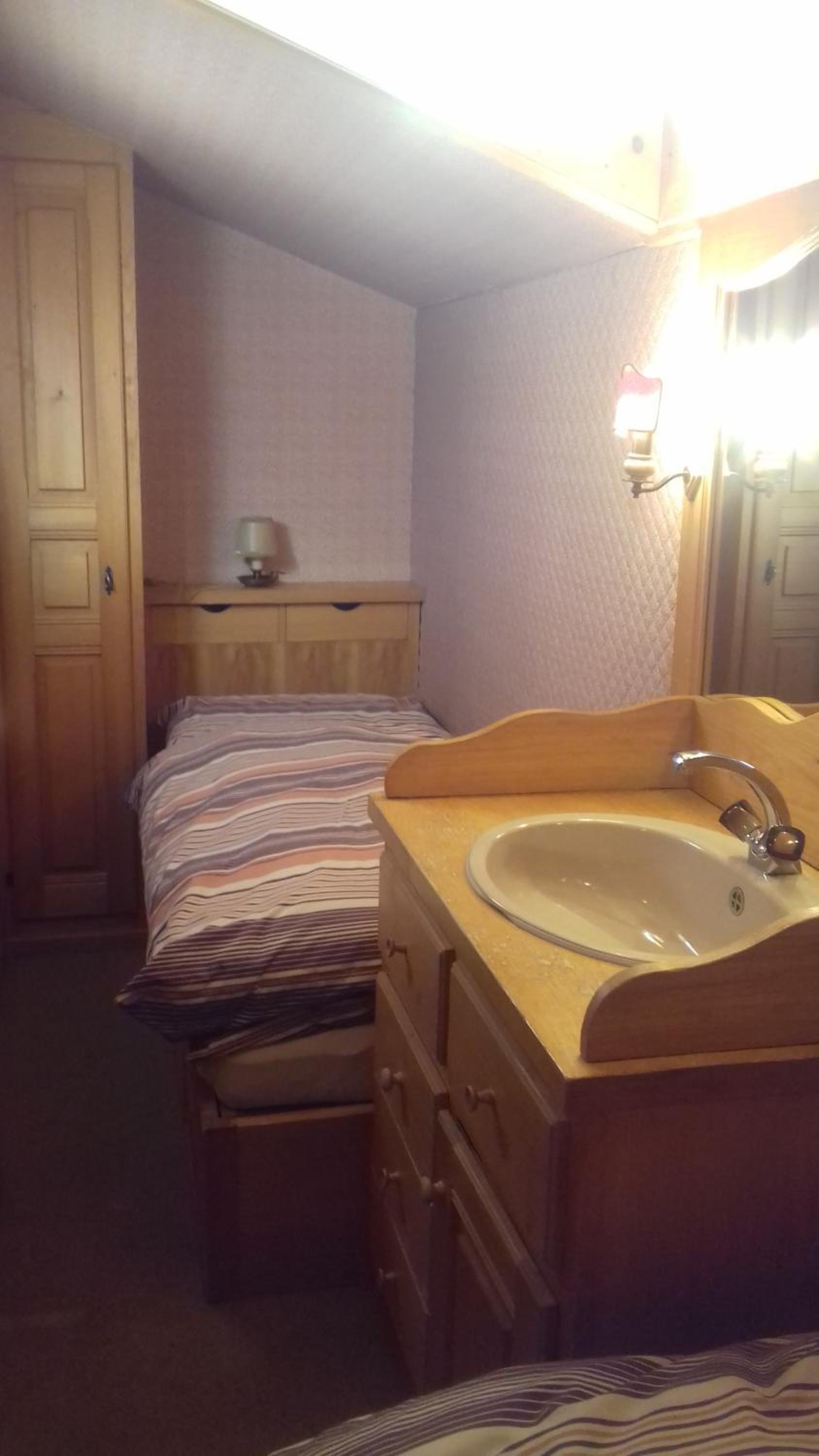 Authentic 2 bedroom apartment
