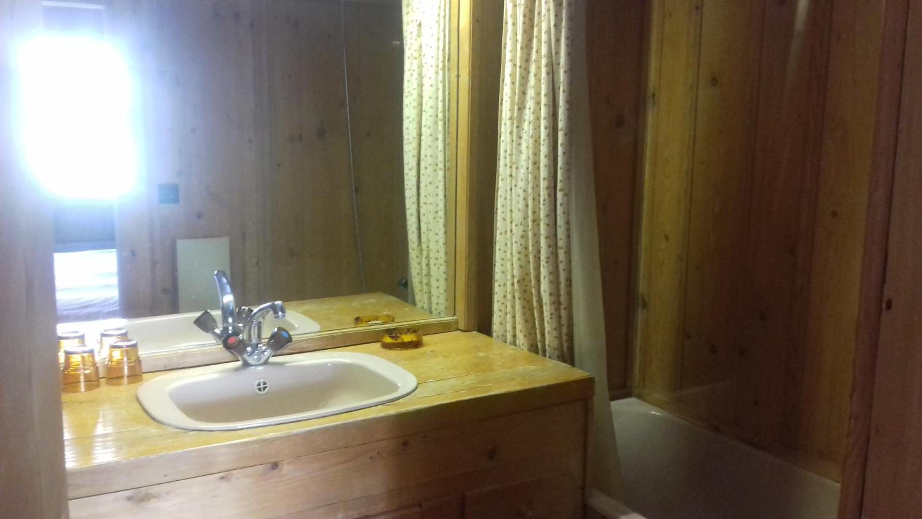 Authentic 2 bedroom apartment