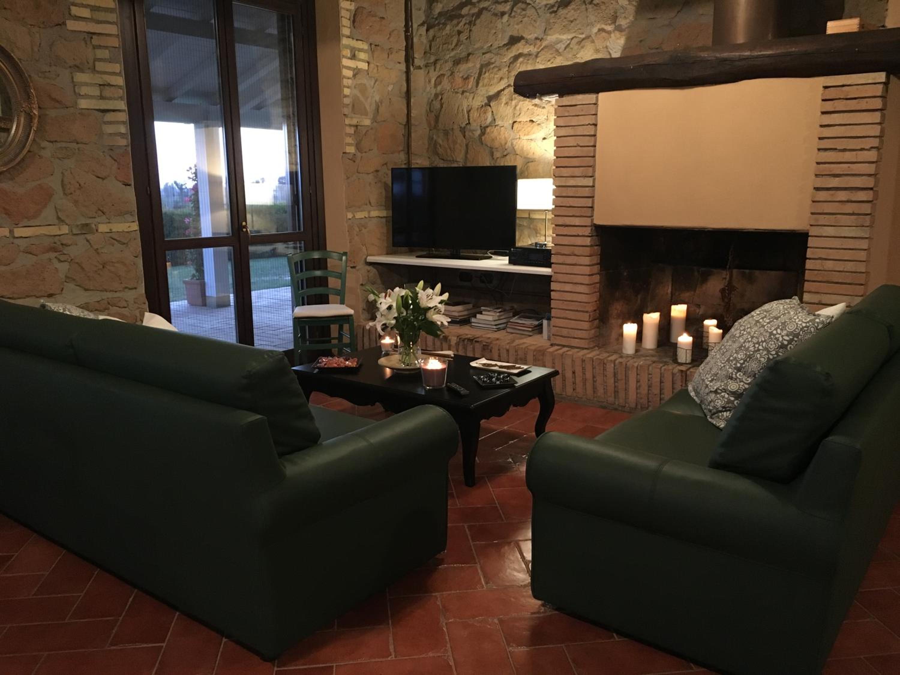 Il Casale degli Ulivi - Agriturismo - TENIMENTI LEONE